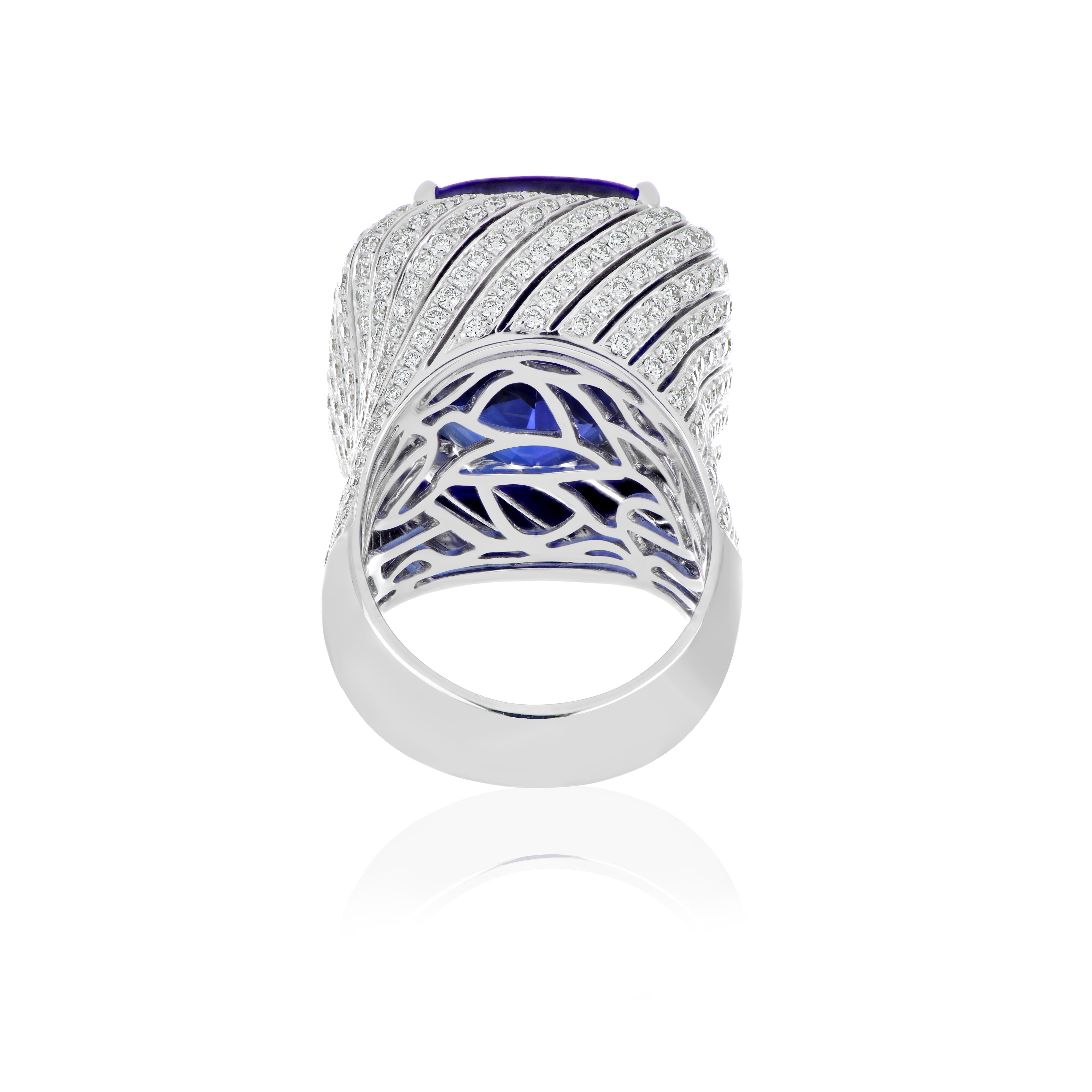 Tanzanite & Diamond Studded Ring in 18Karat White Gold Hand-craft Beautiful Ring For Sale 1