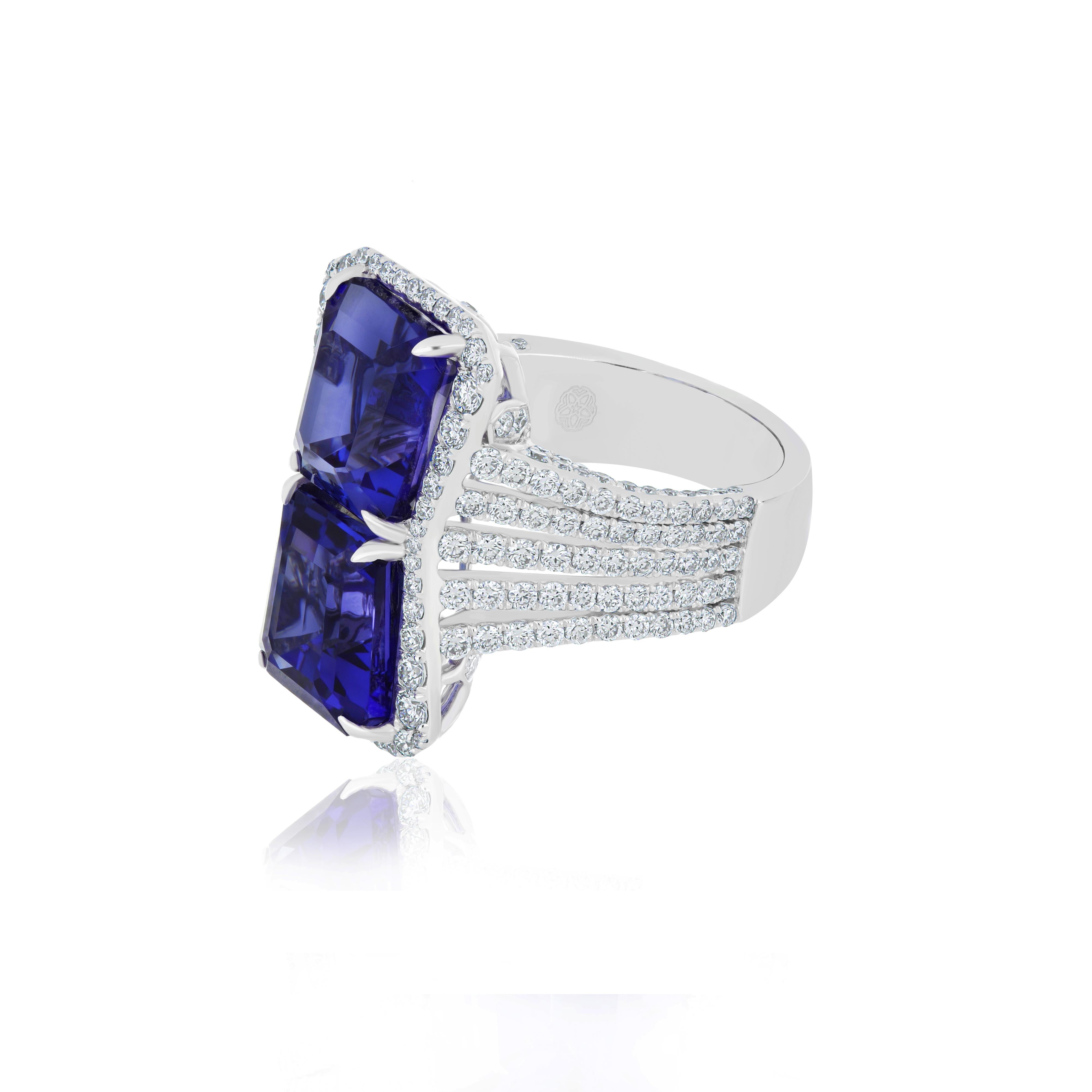 Women's Tanzanite & Diamond Studded Ring in 18Karat White Gold Beautiful Hand-craft Ring For Sale
