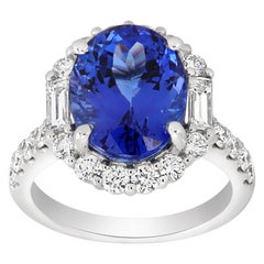 Anillo de oro blanco con tanzanita y diamantes