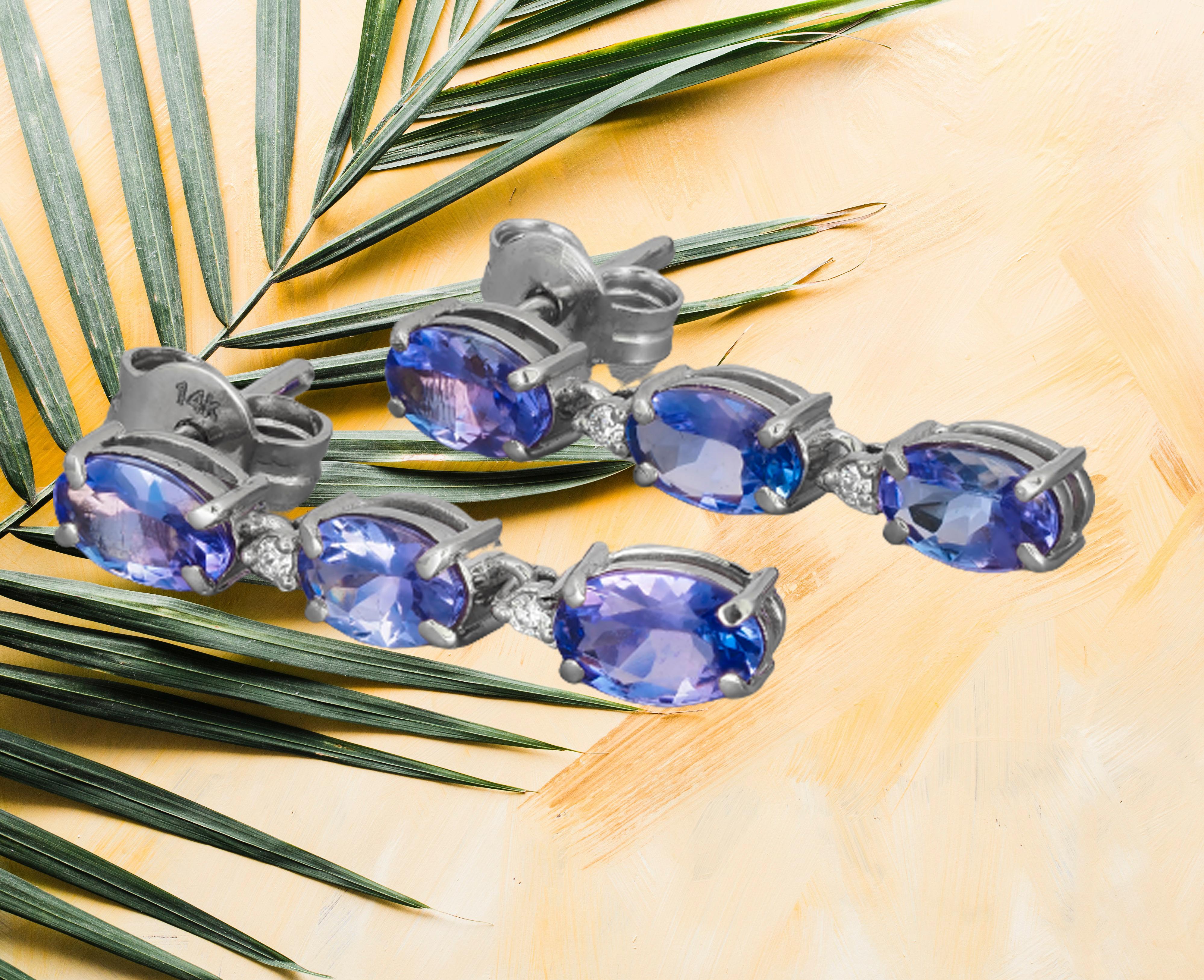 Tanzanite, diamonds 14k gold earrings studs For Sale 3