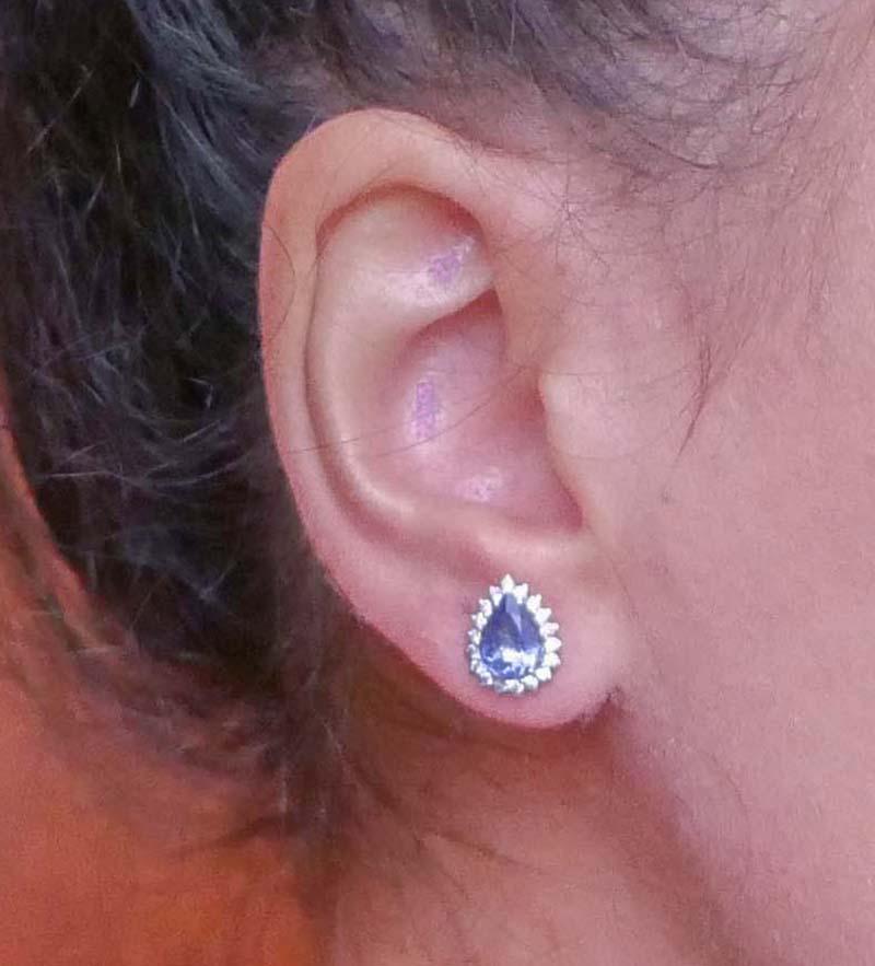 Tanzanite, Diamonds, 18 Karat White Gold Earrings. In New Condition For Sale In Marcianise, Marcianise (CE)