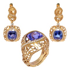 Tanzanite Diamonds 18 Karat Yellow Gold Coral Reef Suite