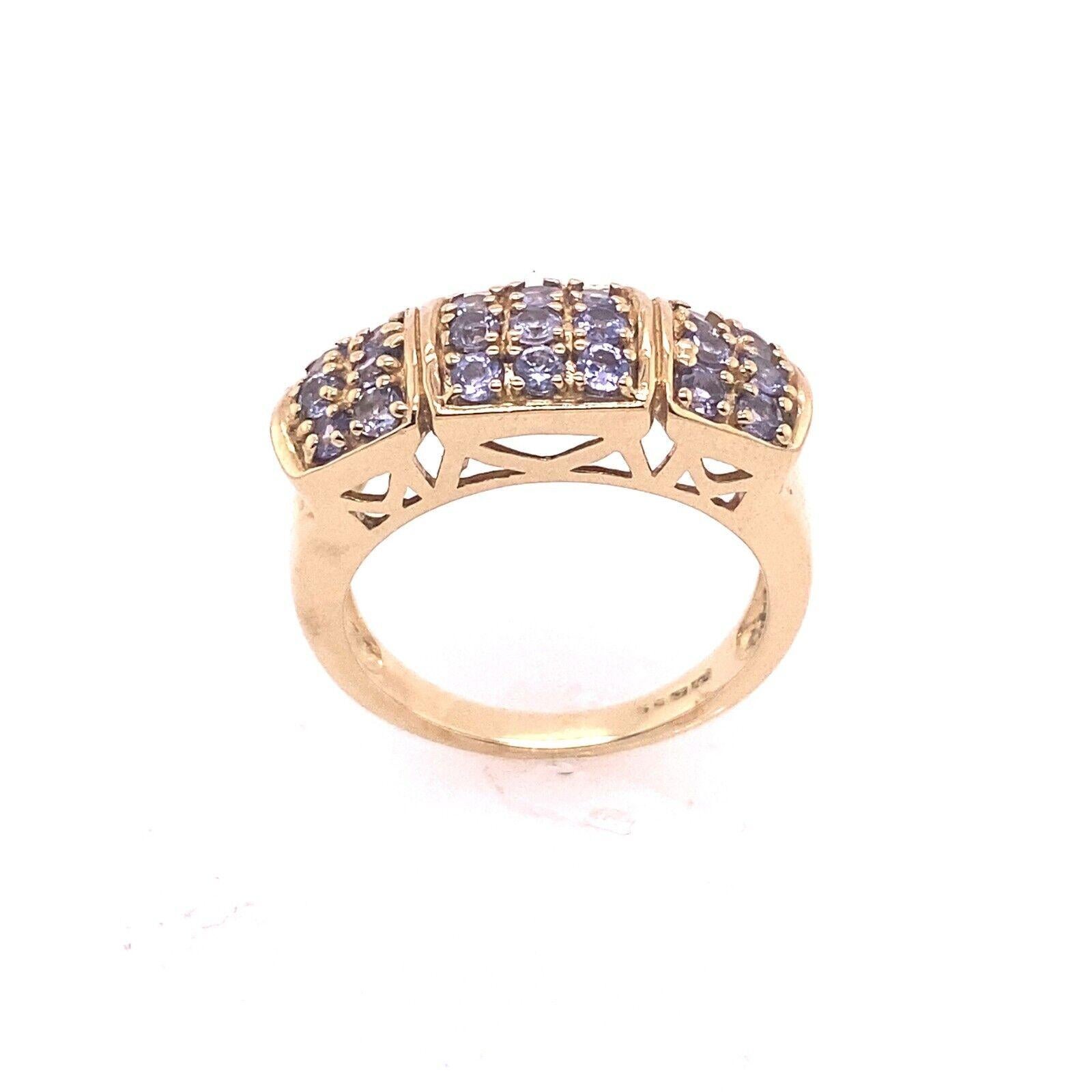 Round Cut Tanzanite Dress Ring Set in 9ct Yellow Gold For Sale