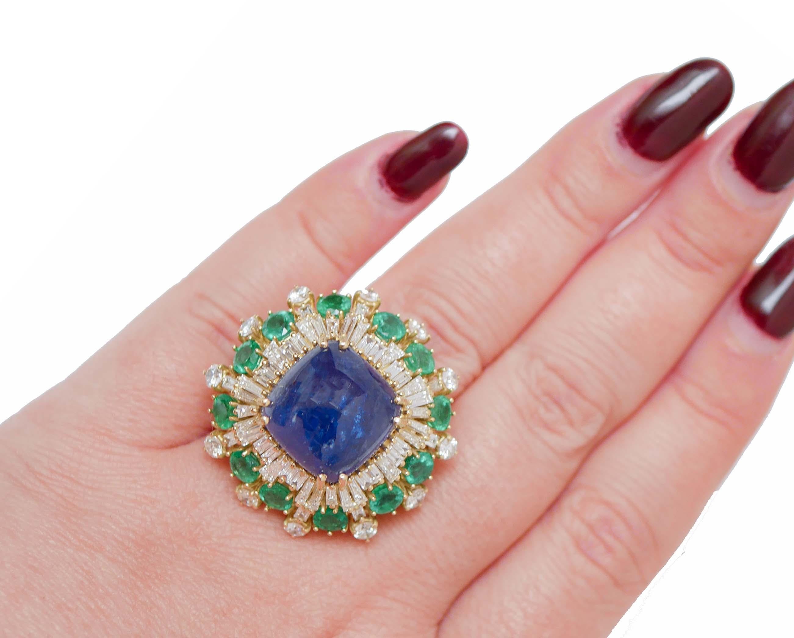Tanzanite, Emeralds, Diamonds, 18 Karat Yellow Gold Ring. In Good Condition In Marcianise, Marcianise (CE)