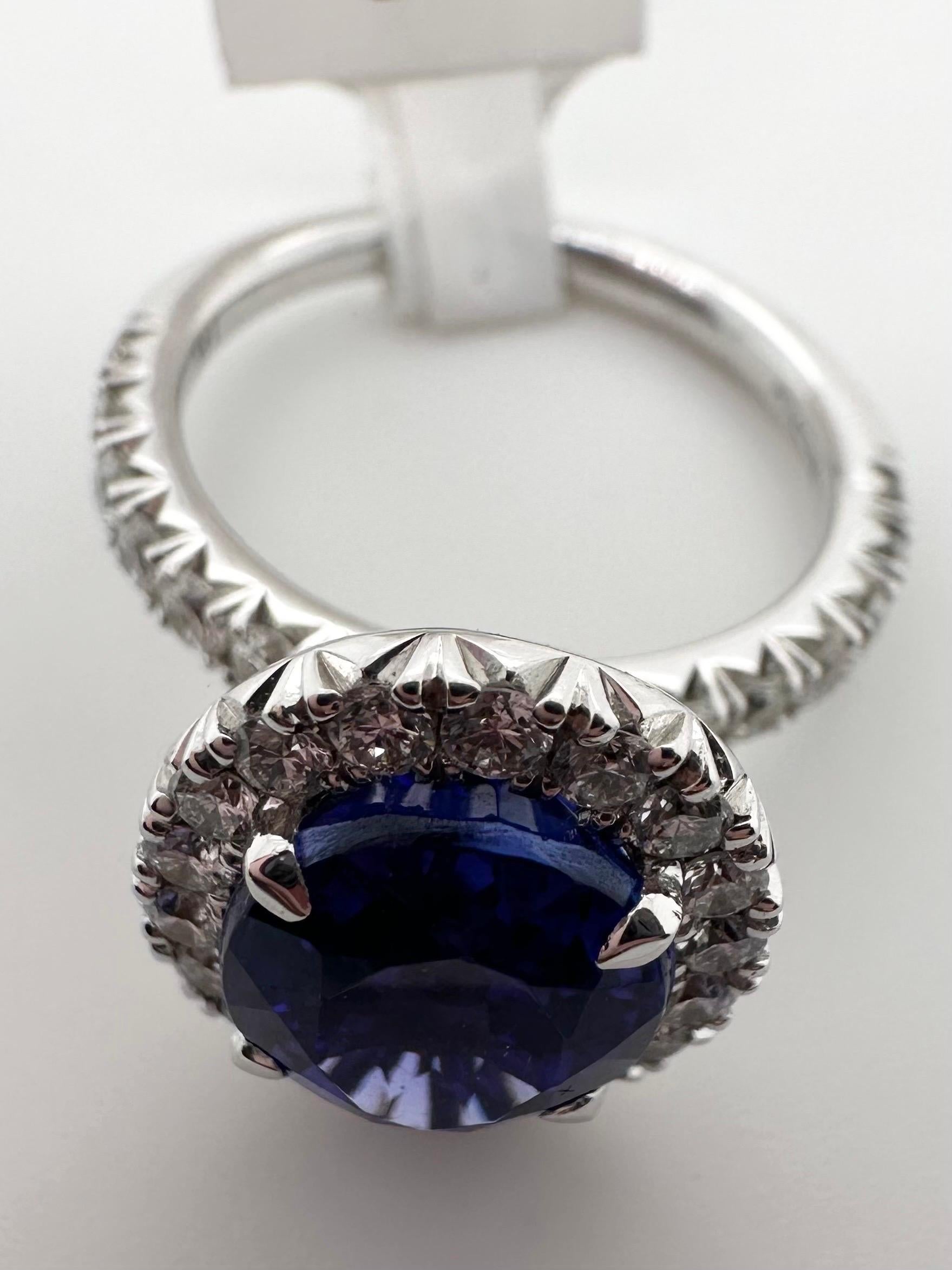 Bague de fiançailles en or blanc 14 carats avec tanzanite Neuf - En vente à Boca Raton, FL