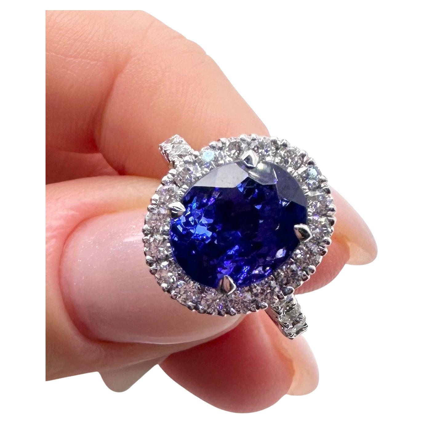 Tanzanite engagement ring in 14KT white gold For Sale