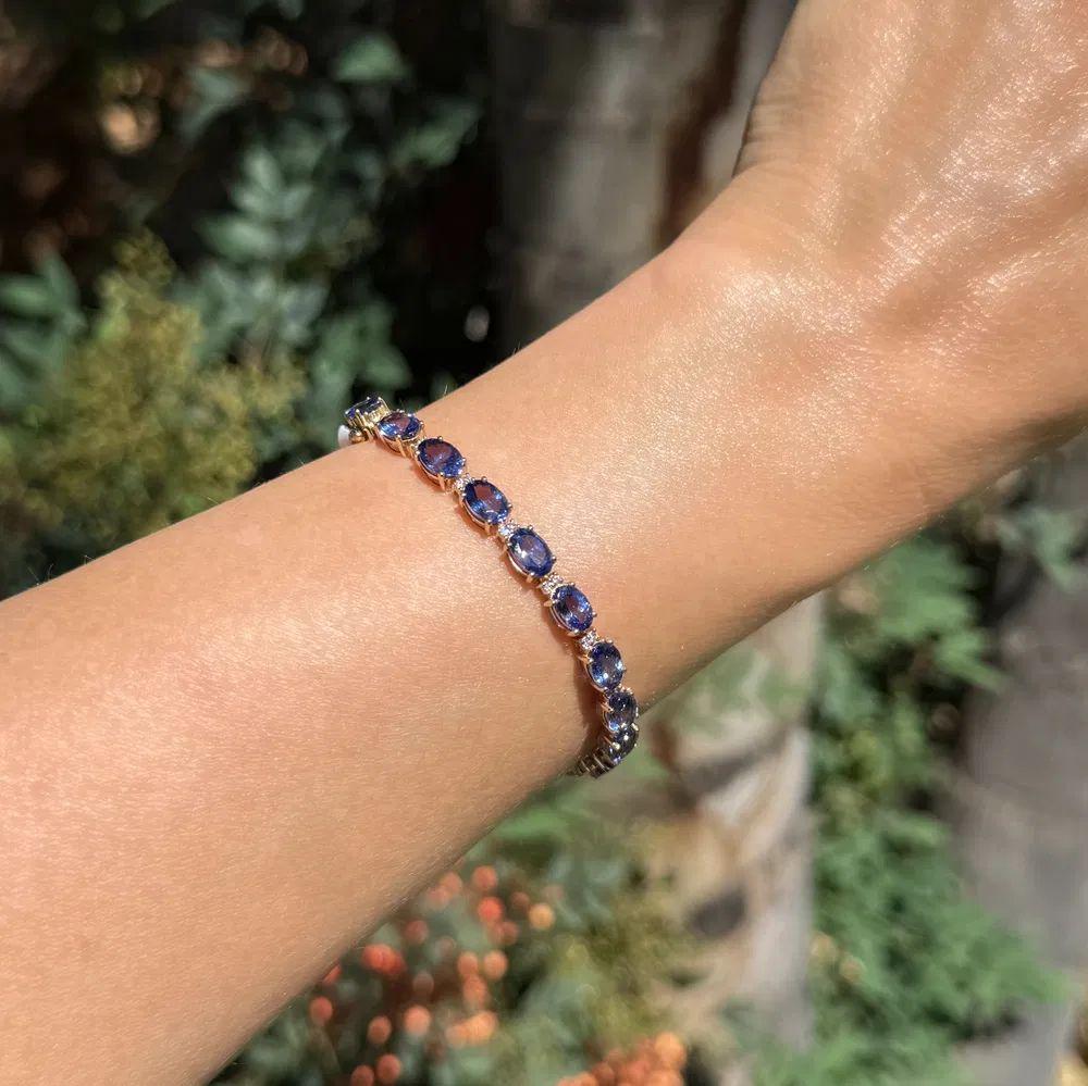 Pulsera de tanzanita y diamantes en línea de tenis vintage de oro Modernista en venta