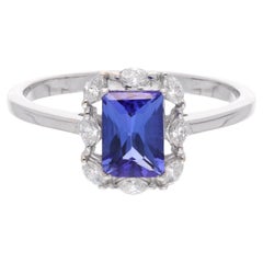 Bague cocktail en or blanc 18 carats avec tanzanite et diamants taille marquise