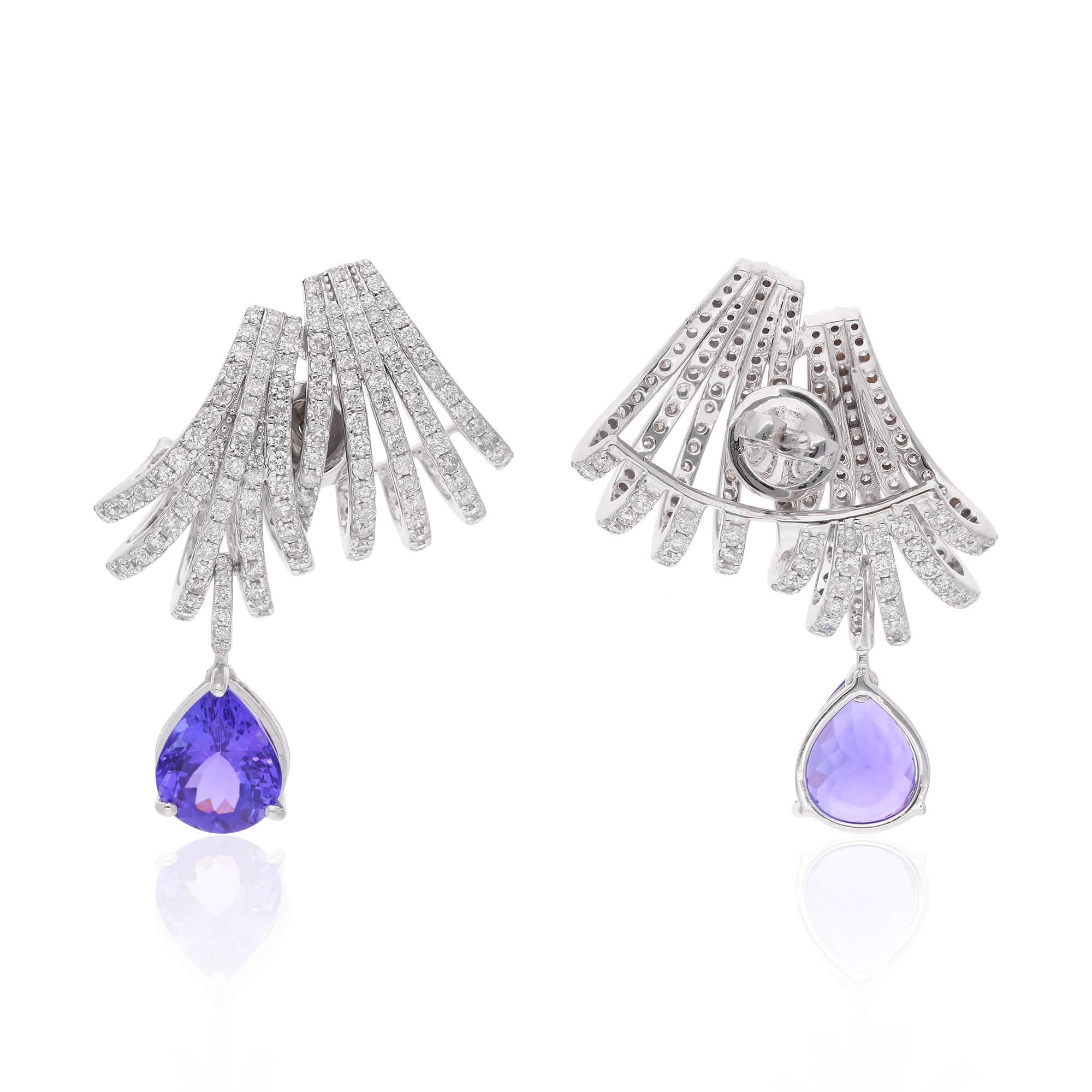 Dive into the magical temptation of this stunning Earrings in attractive shape and design made of White Gold studded with Diamond. An essential ornament to add in your jewellery collection!

✧✧Welcome To Our Shop Spectrum Jewels India✧✧

