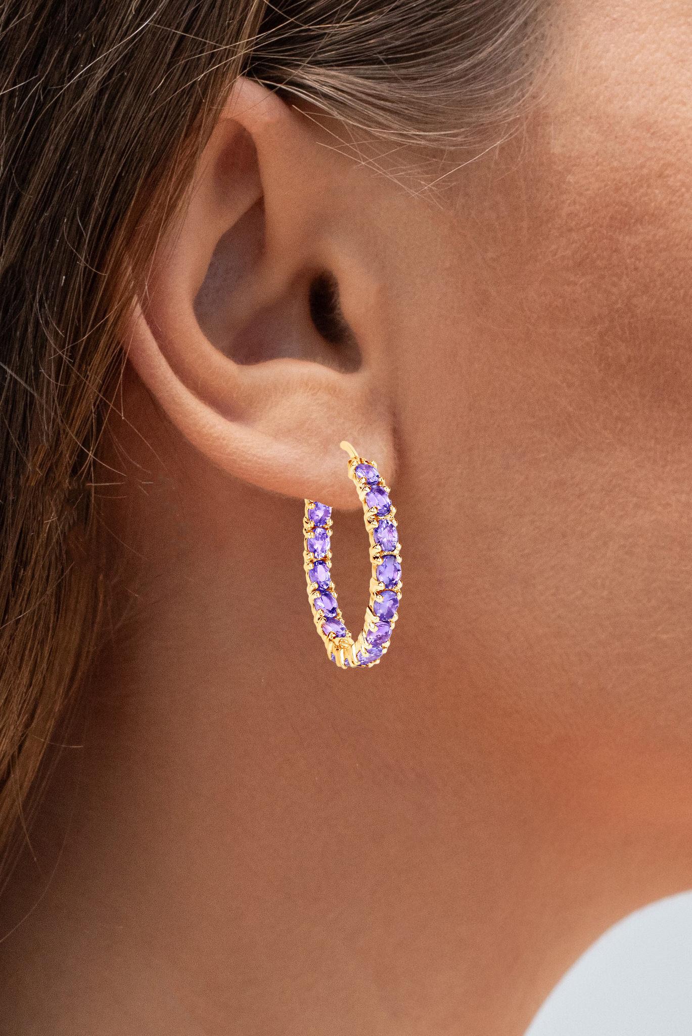 Taglio ovale Orecchini a cerchio con tanzanite 5,15 carati, argento placcato oro giallo 14K in vendita