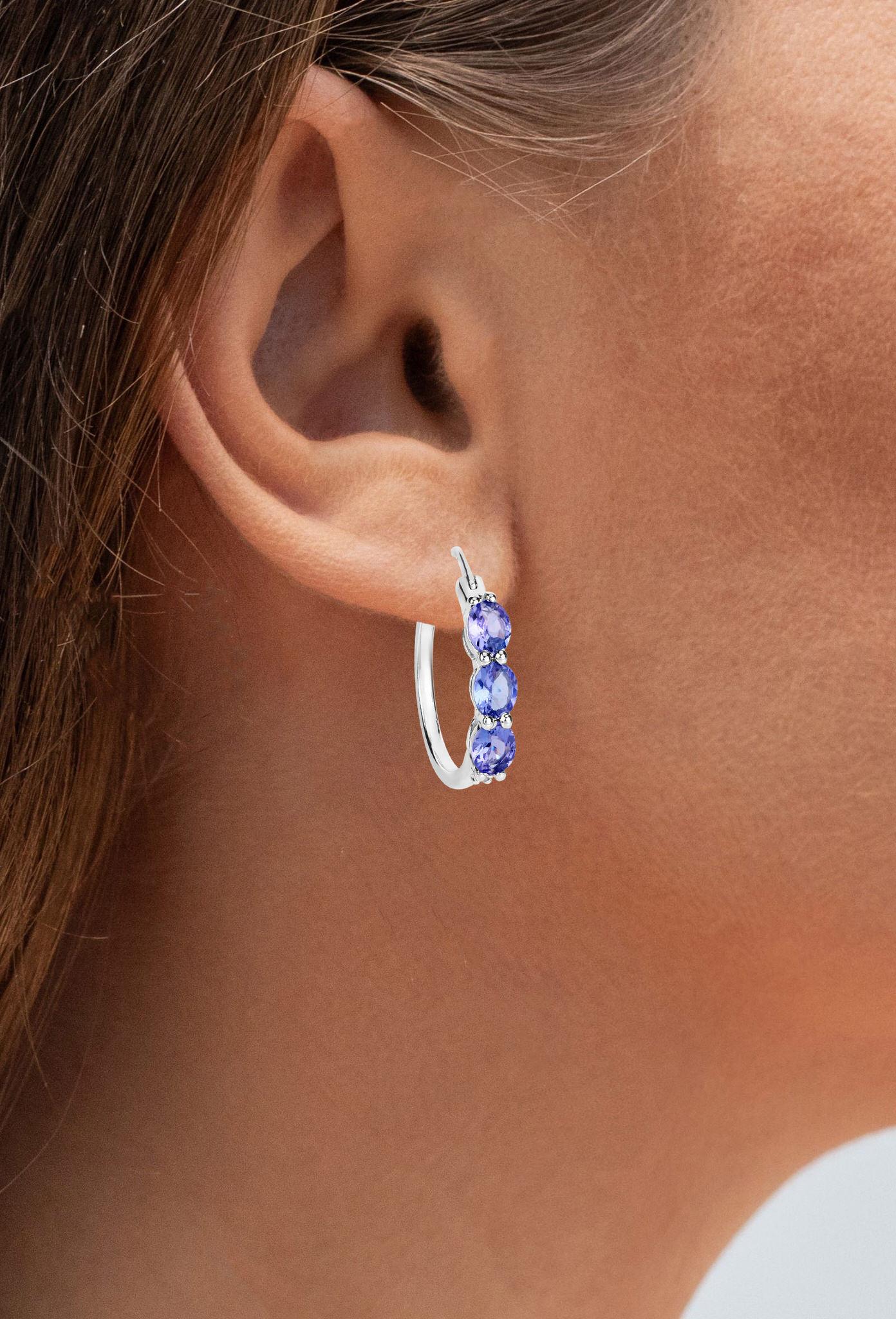 Orecchini a cerchio con tanzanite Diamanti 1,9 carati Argento placcato oro 18 carati in vendita 1
