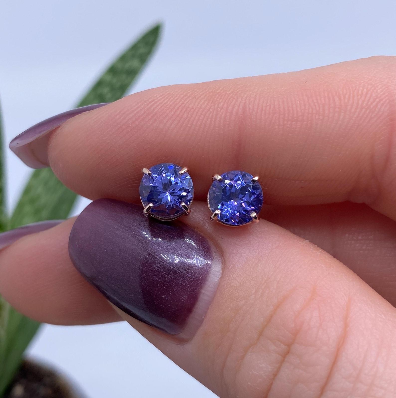 Tanzanite natural gemstone Stud Earrings, 14 Karat Rose Gold, certified For Sale 4