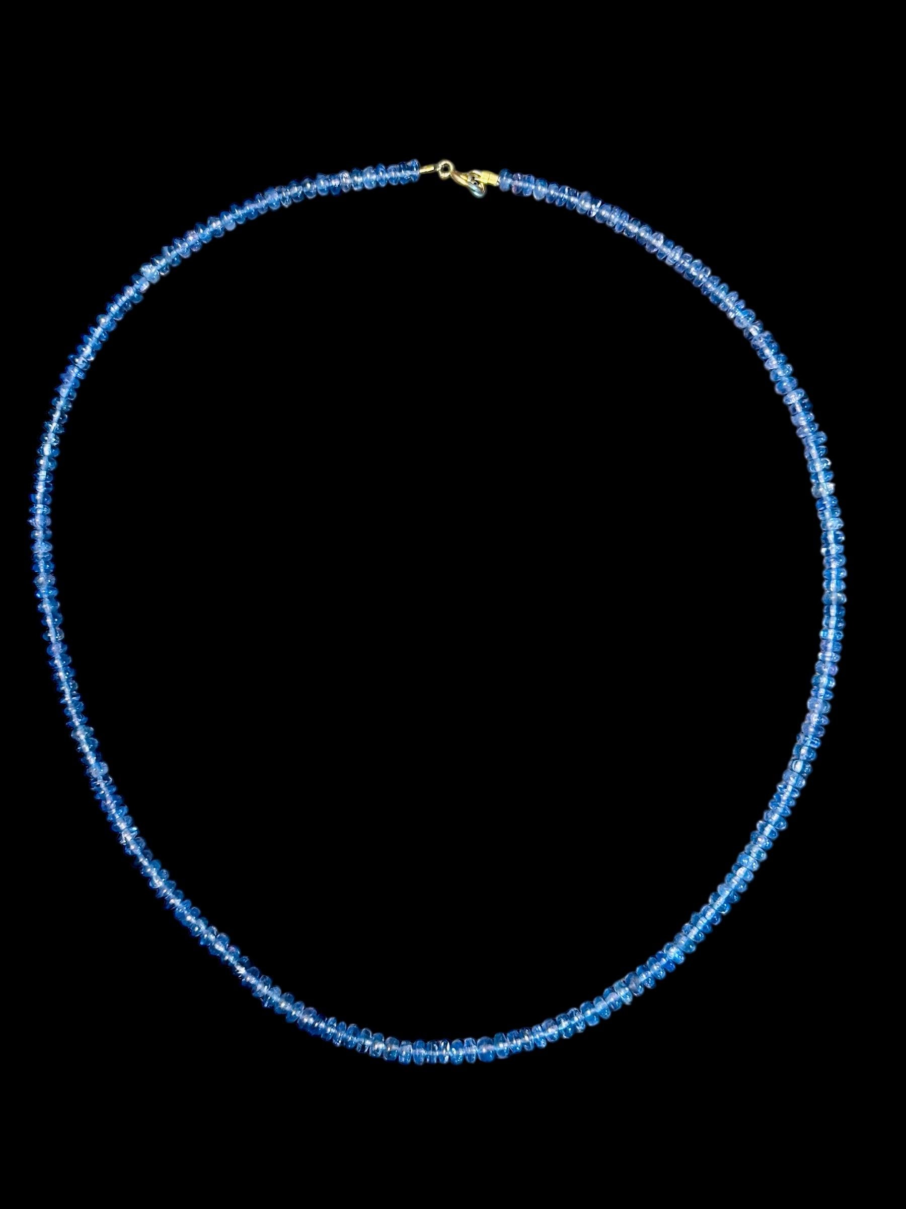 Collana di tanzanite

Tanzanite, oro 14k

Sedici centimetri di splendide perline di tanzanite blu porpora (3-4 mm).

Questa collana è bellissima da sola o abbinata a uno dei nostri ciondoli. È ancora più speciale con il nostro ciondolo con pietra di