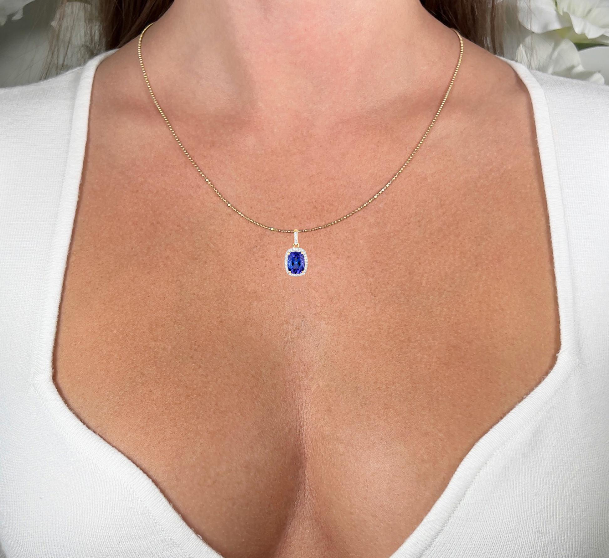 Contemporary Tanzanite Necklace With Diamonds 2.49 Carats 14K Yellow Gold For Sale