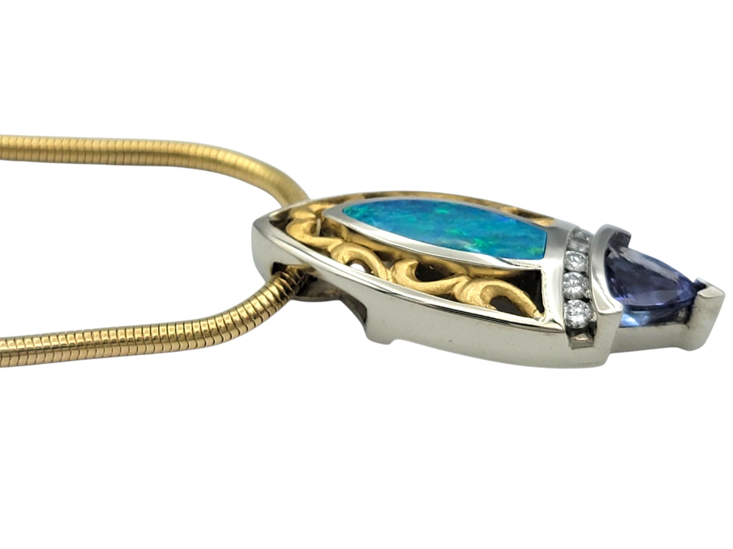 Marquise Anhänger-Halskette aus zweifarbigem Gold mit Tansanit, Opal und Diamant (Trillionschliff) im Angebot