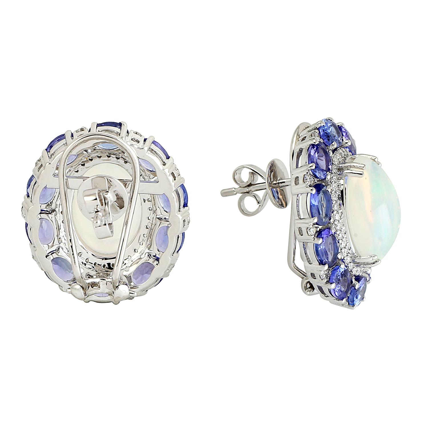 Taglio misto Orecchini con tanzanite e opale e diamanti in oro 18 carati in vendita