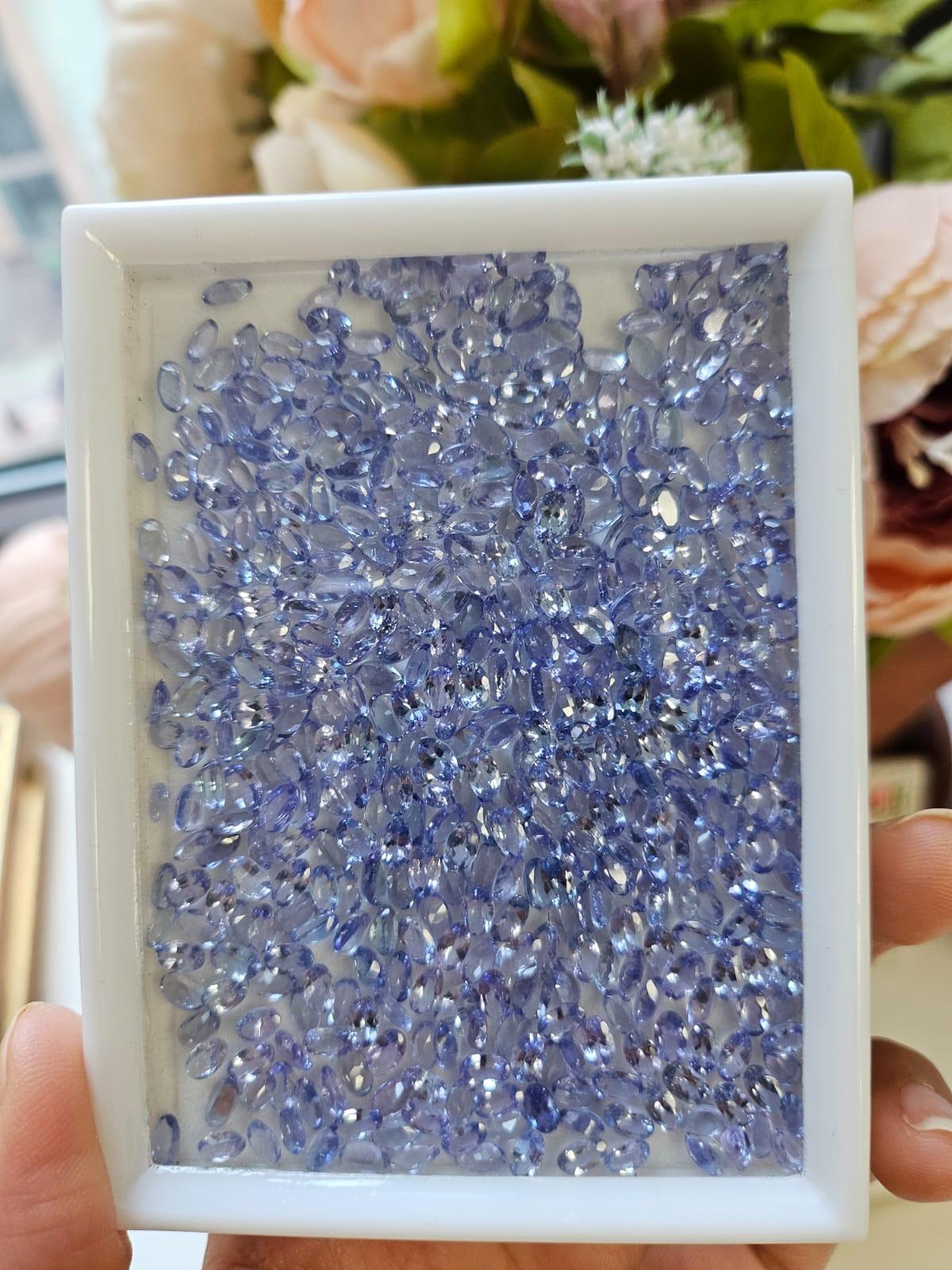 Tanzanite ovale 10 pièces, pierre précieuse non sertie, pour la fabrication Neuf - En vente à New York, NY