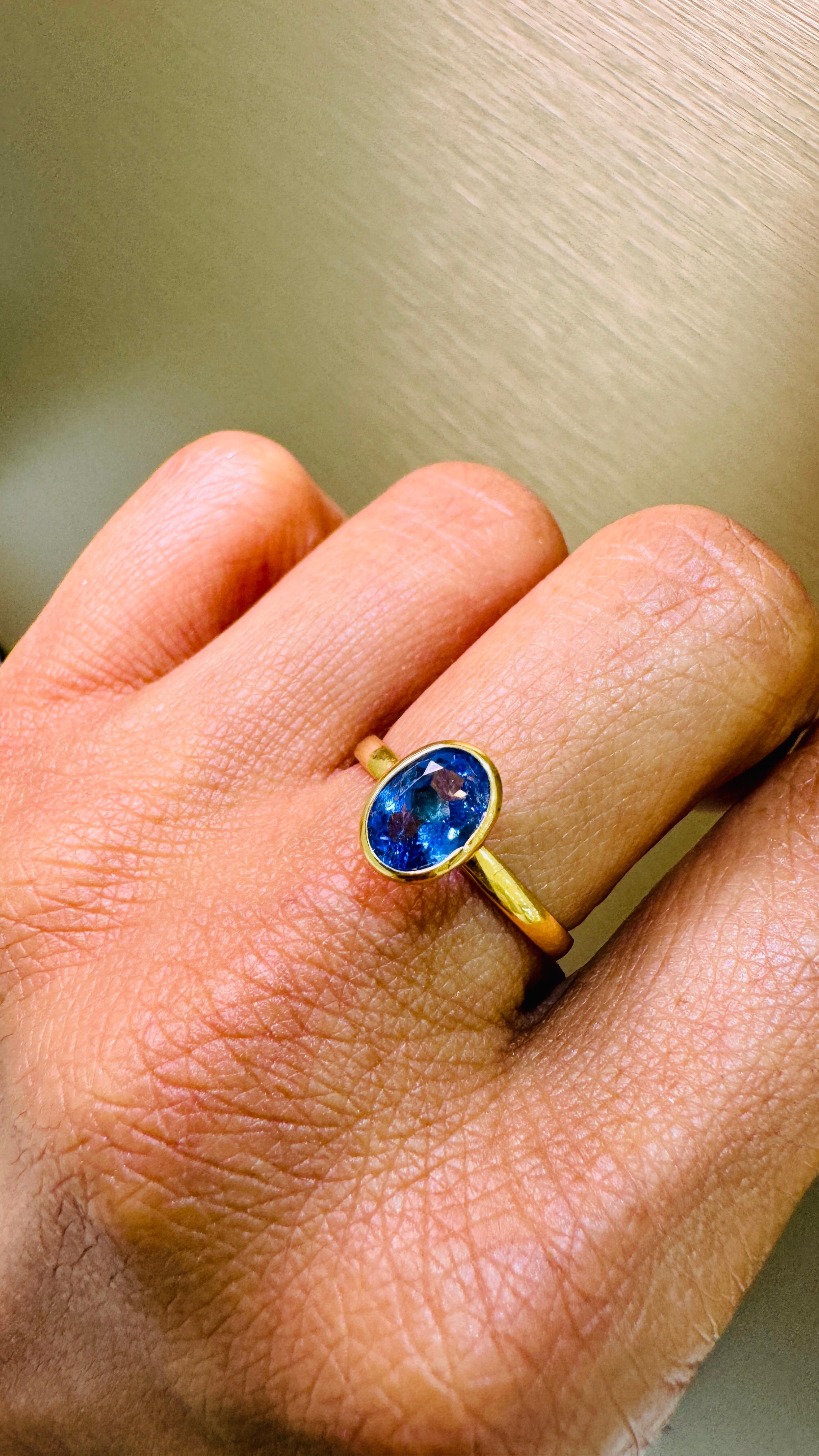 Anillo Oval de Tanzanita en Oro Amarillo de 18K Corte oval en venta