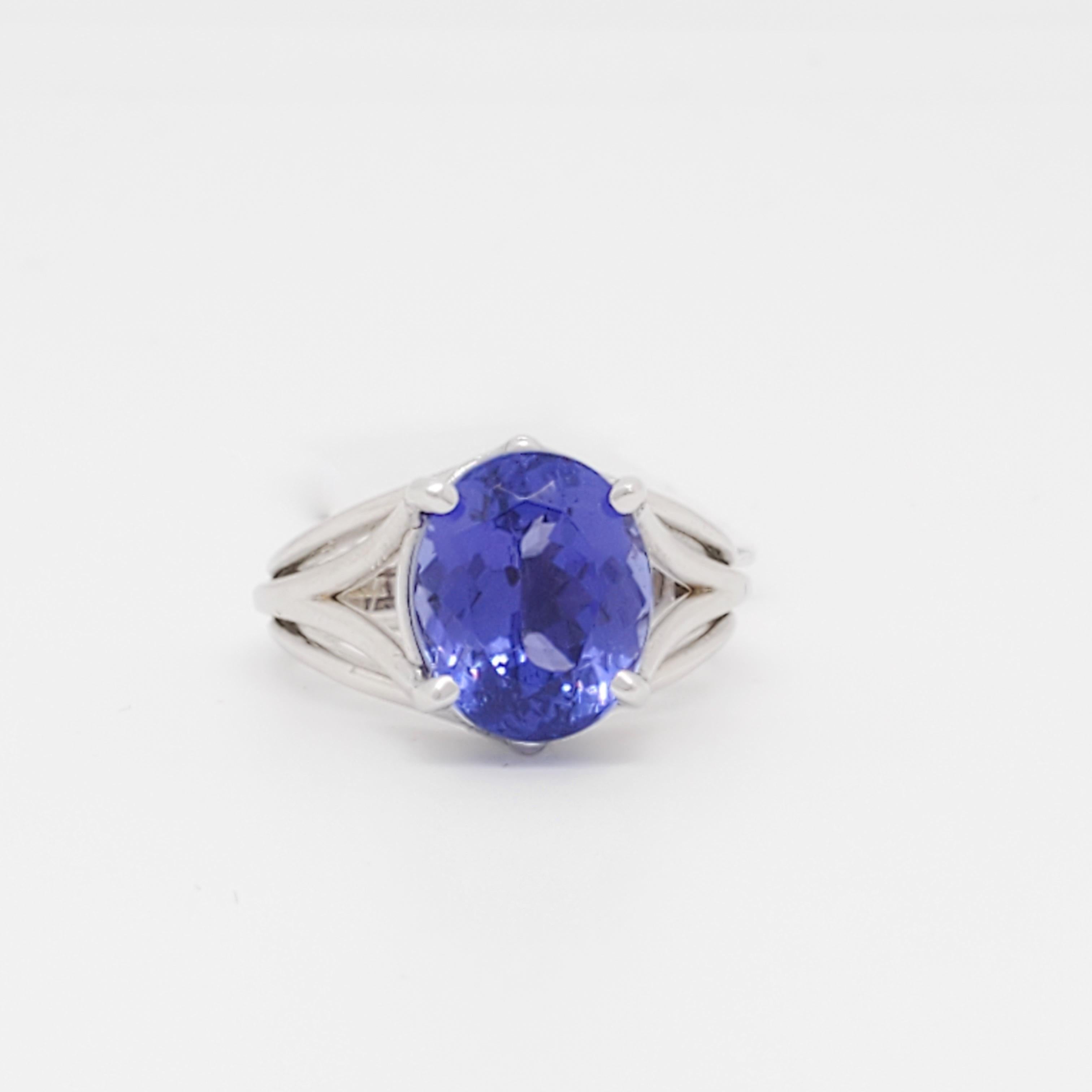 Tanzanite Oval Solitaire Ring in 14k White Gold For Sale 1