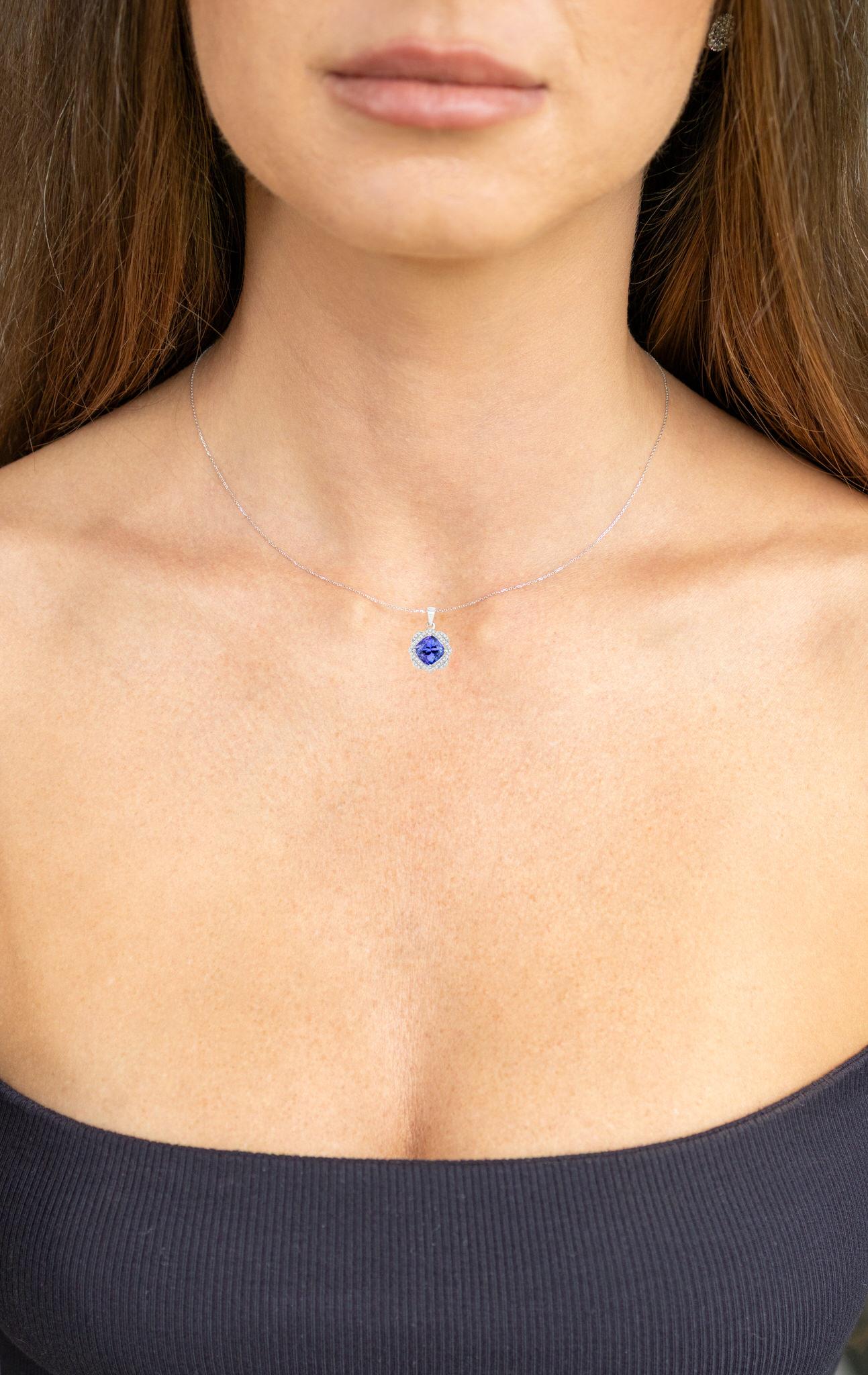Contemporary Tanzanite Pendant Necklace Diamonds 3.12 Carats 14K White Gold For Sale