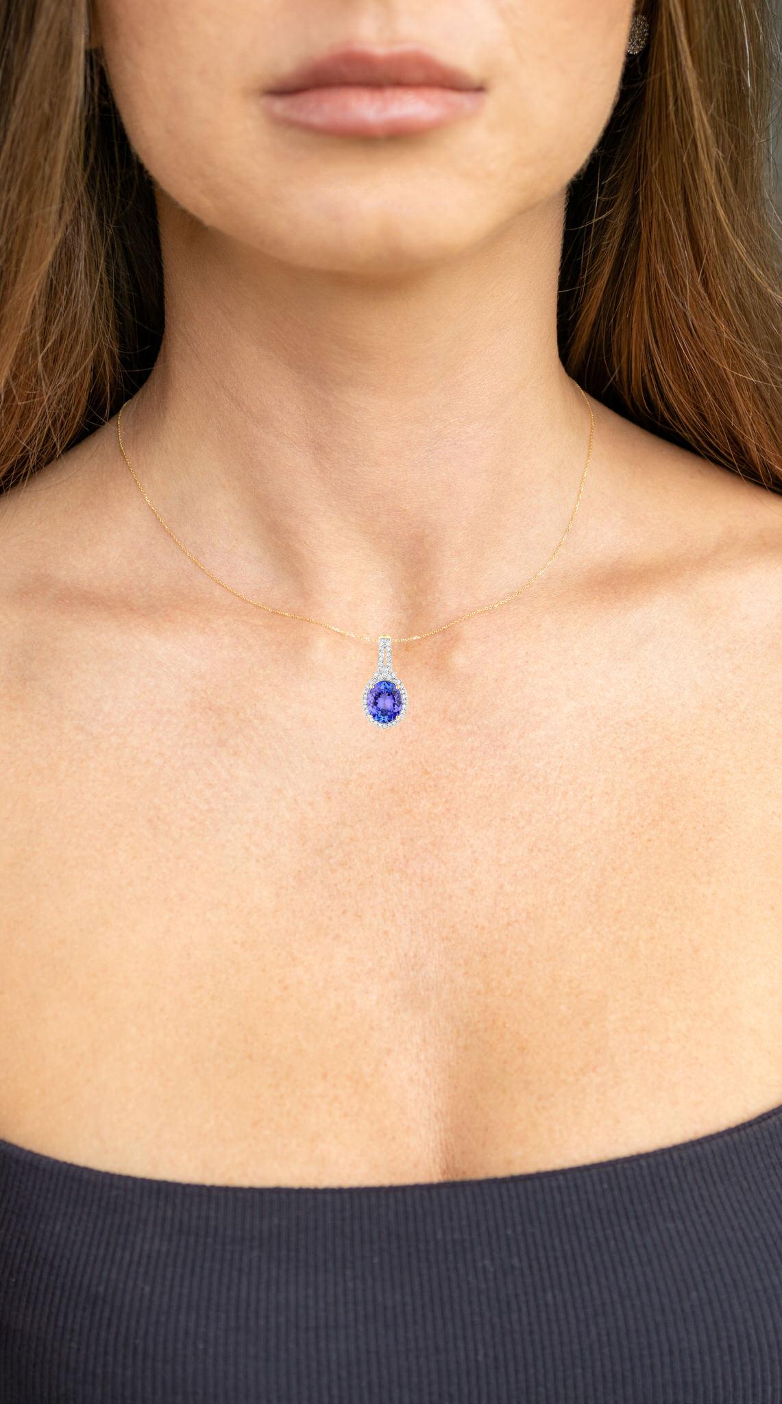 Contemporary Tanzanite Pendant Necklace Diamonds 3.73 Carats 14K Yellow Gold For Sale