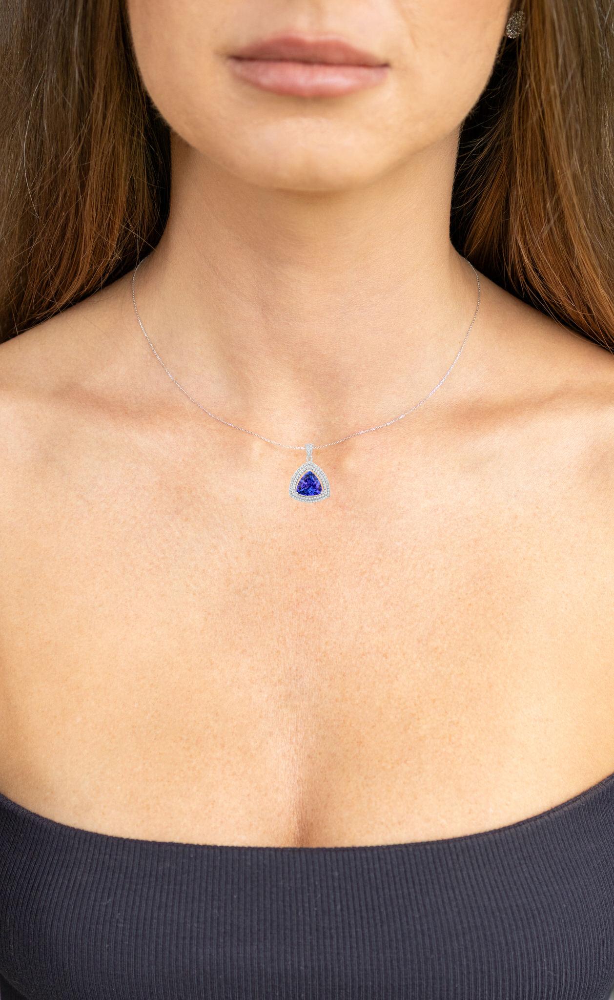 Contemporary Tanzanite Pendant Necklace Diamonds 3.92 Carats 14K White Gold For Sale