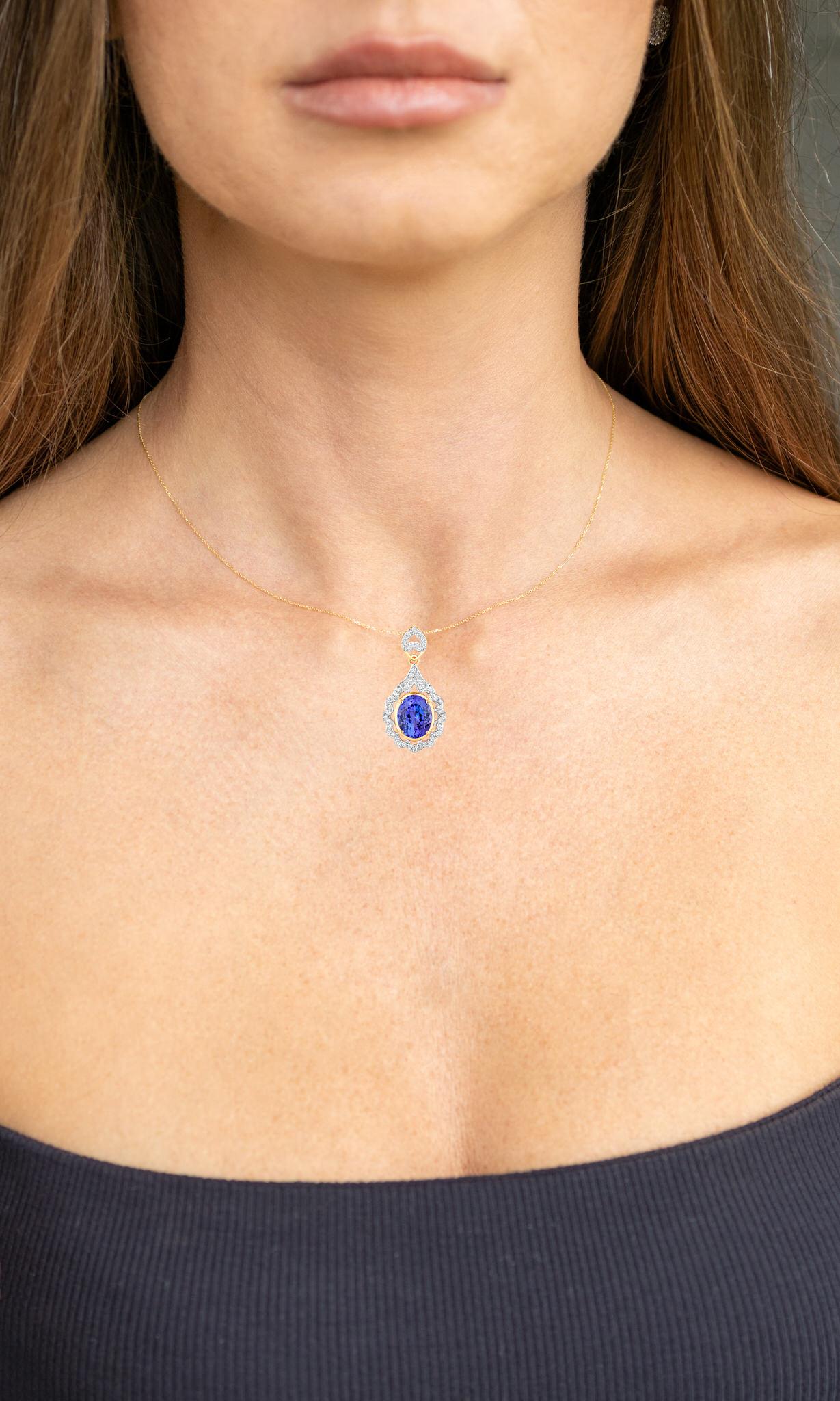Contemporary Tanzanite Pendant Necklace Diamonds 4.38 Carats 14K Yellow Gold For Sale