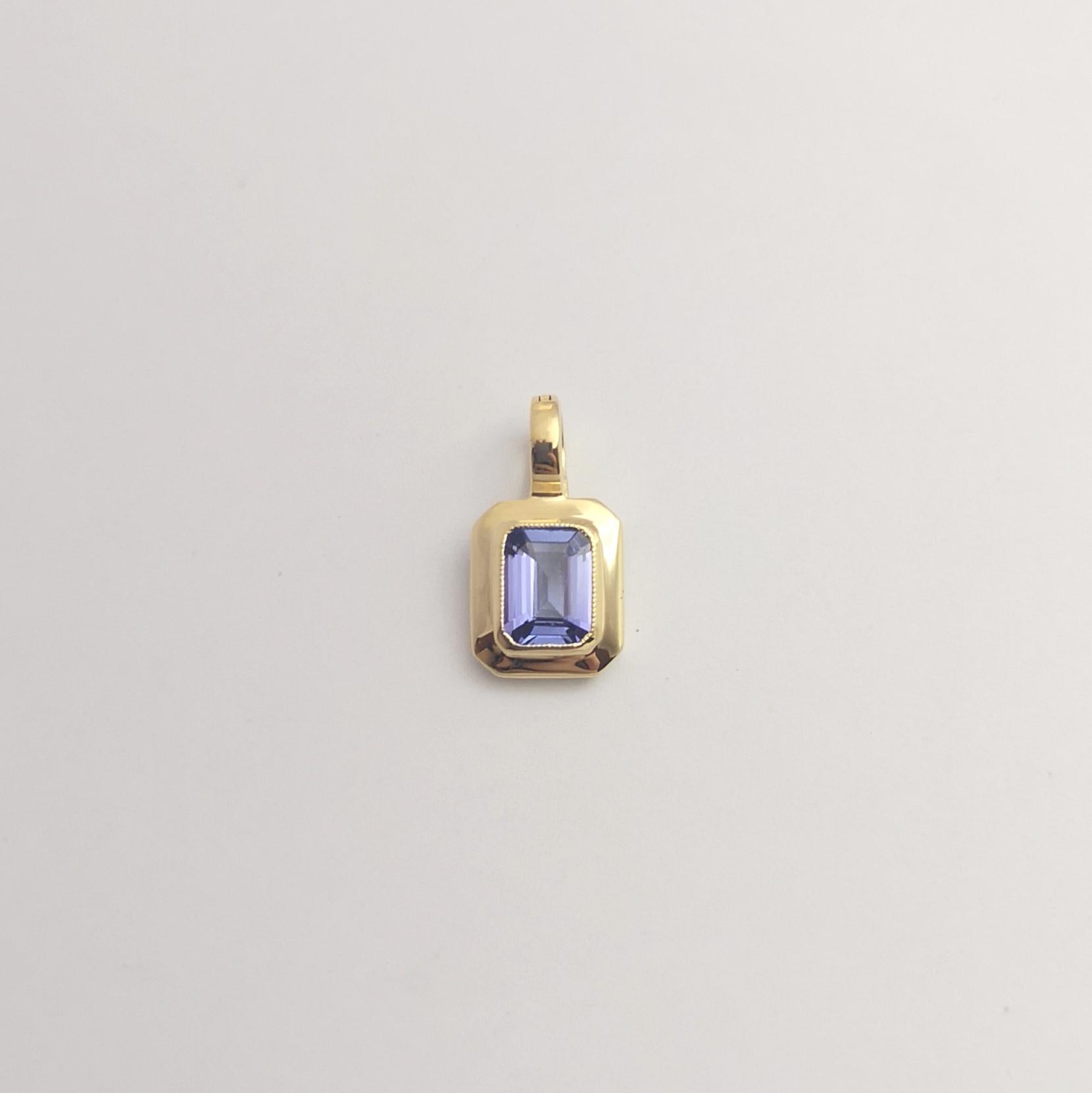 Taille émeraude Pendentif en Tanzanite serti dans de l'or 18K en vente