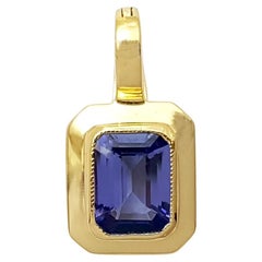 Tanzanite Pendant set in 18K Gold Settings
