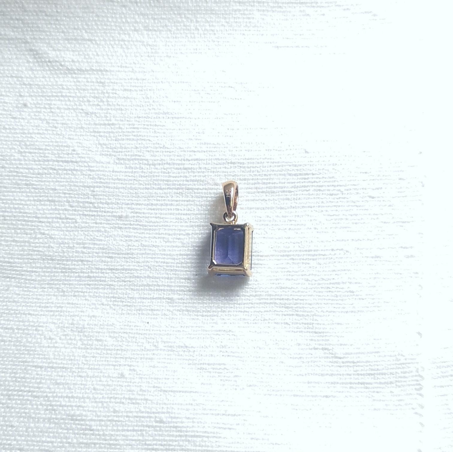 Taglio smeraldo Ciondolo di tanzanite con montatura in oro rosa 18 carati in vendita