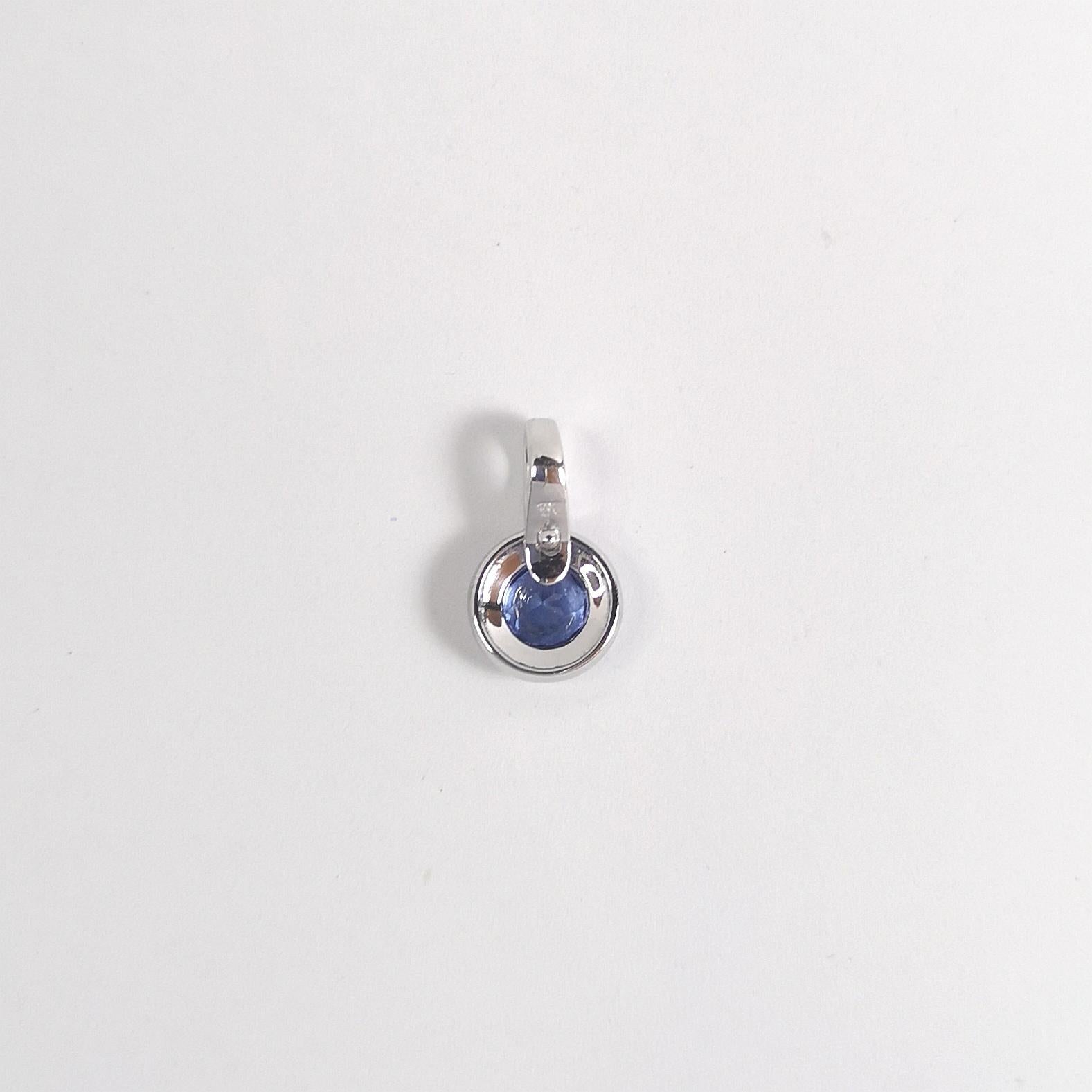 Ciondolo di tanzanite con montatura in oro bianco 18 carati in vendita 1