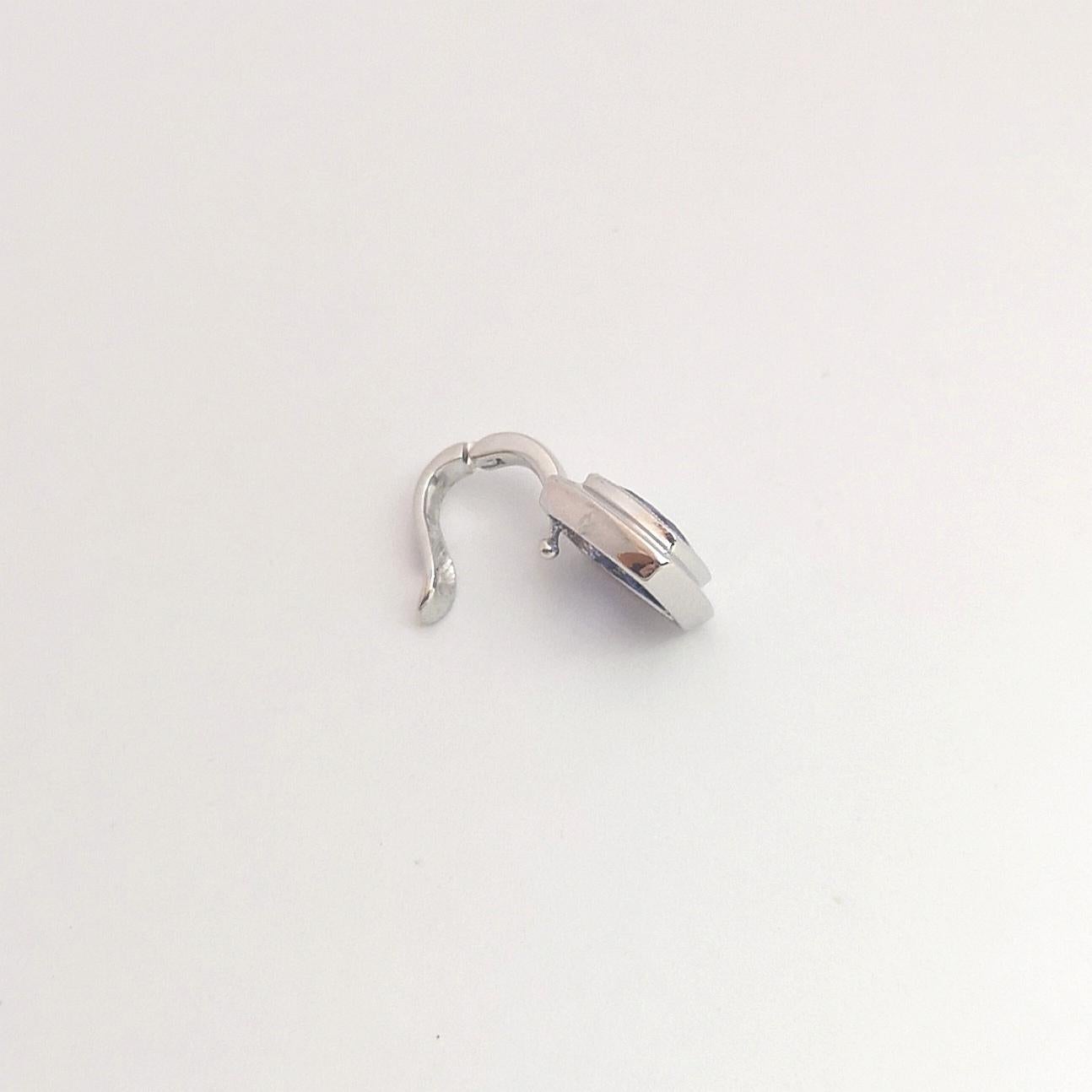 Ciondolo di tanzanite con montatura in oro bianco 18 carati in vendita 2