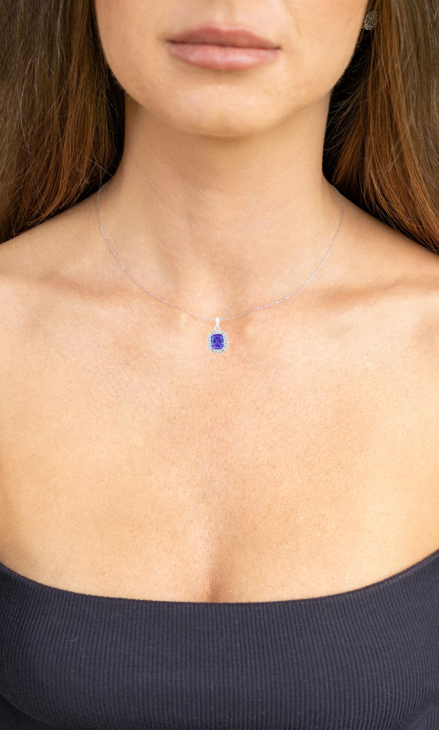 Contemporary Tanzanite Pendant with Diamonds 2.51 Carats 14K White Gold For Sale