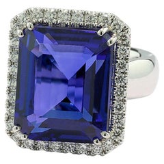 Tanzanite ring 19.81 carats, with diamnonds GIA certificate, 18-carat white gold