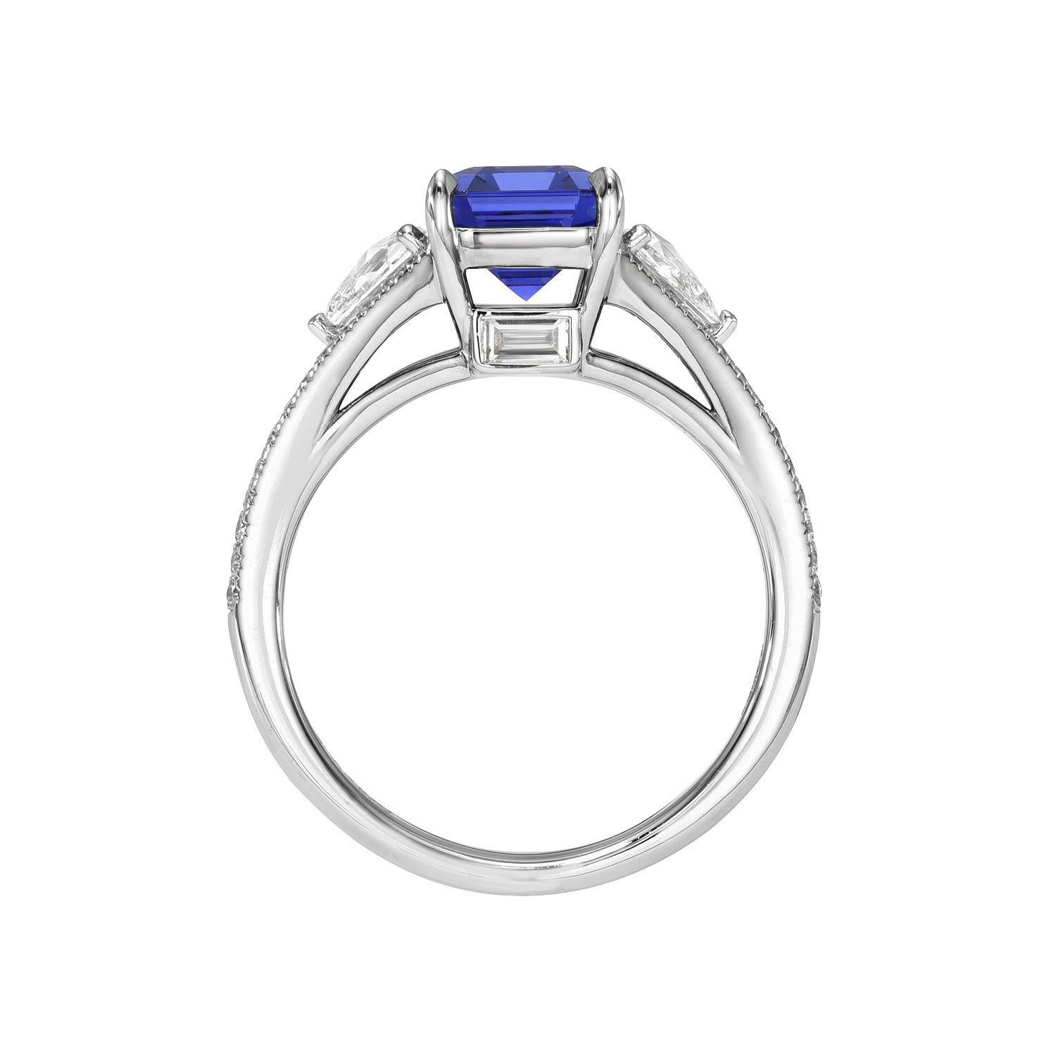 Tanzanite Ring 2.56 Carat Emerald Cut In New Condition For Sale In Beverly Hills, CA