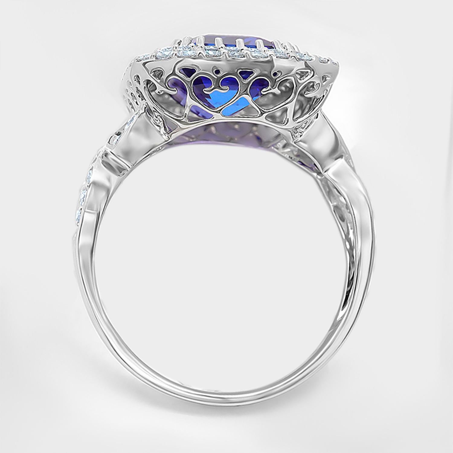 Anillo Tanzanita Engaste Diamante 4,4 Quilates Oro Blanco 18K en Excelente estado para la venta en Aliso Viejo, CA