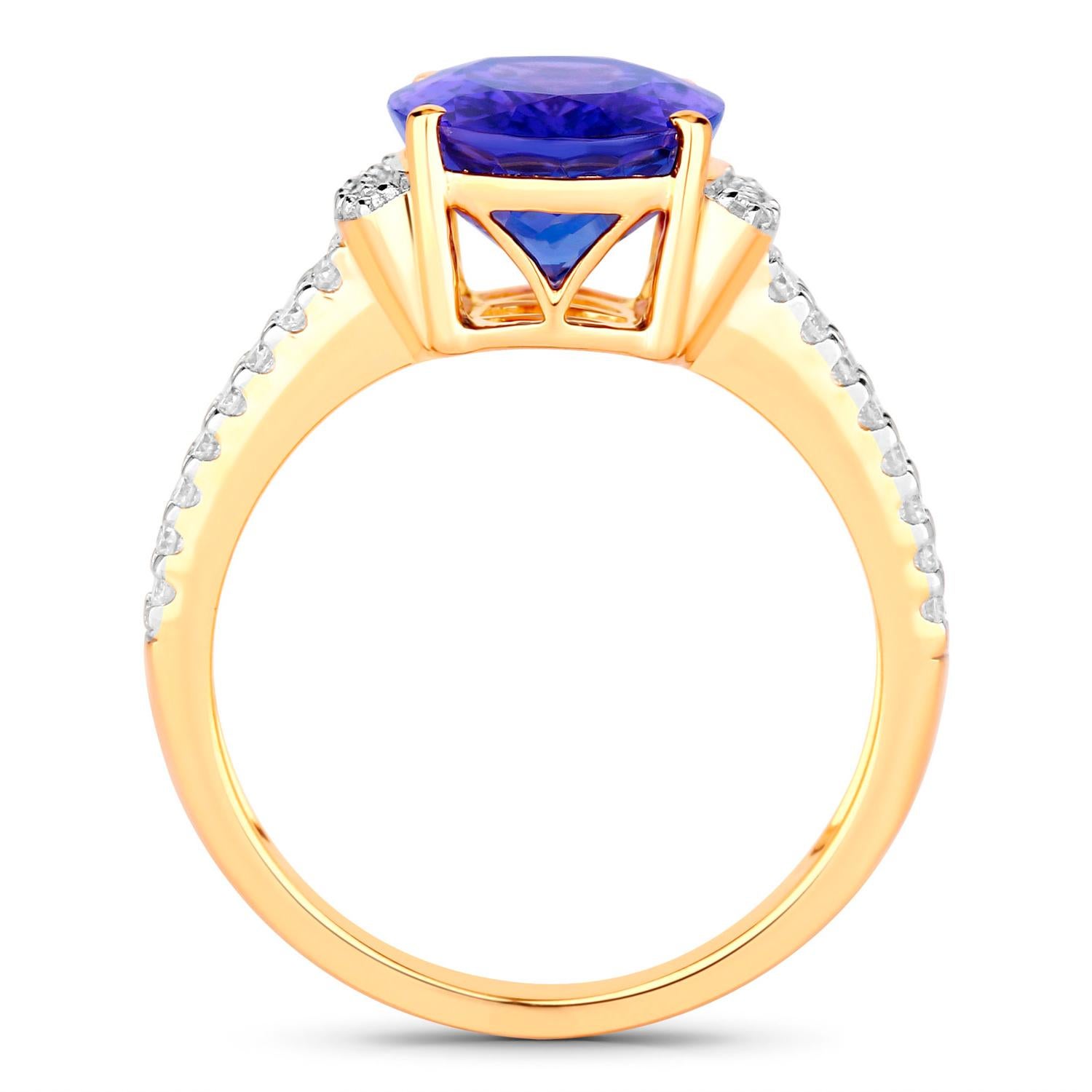 Taglio ovale Anello con tanzanite e diamanti 4,18 carati in oro giallo 14K in vendita
