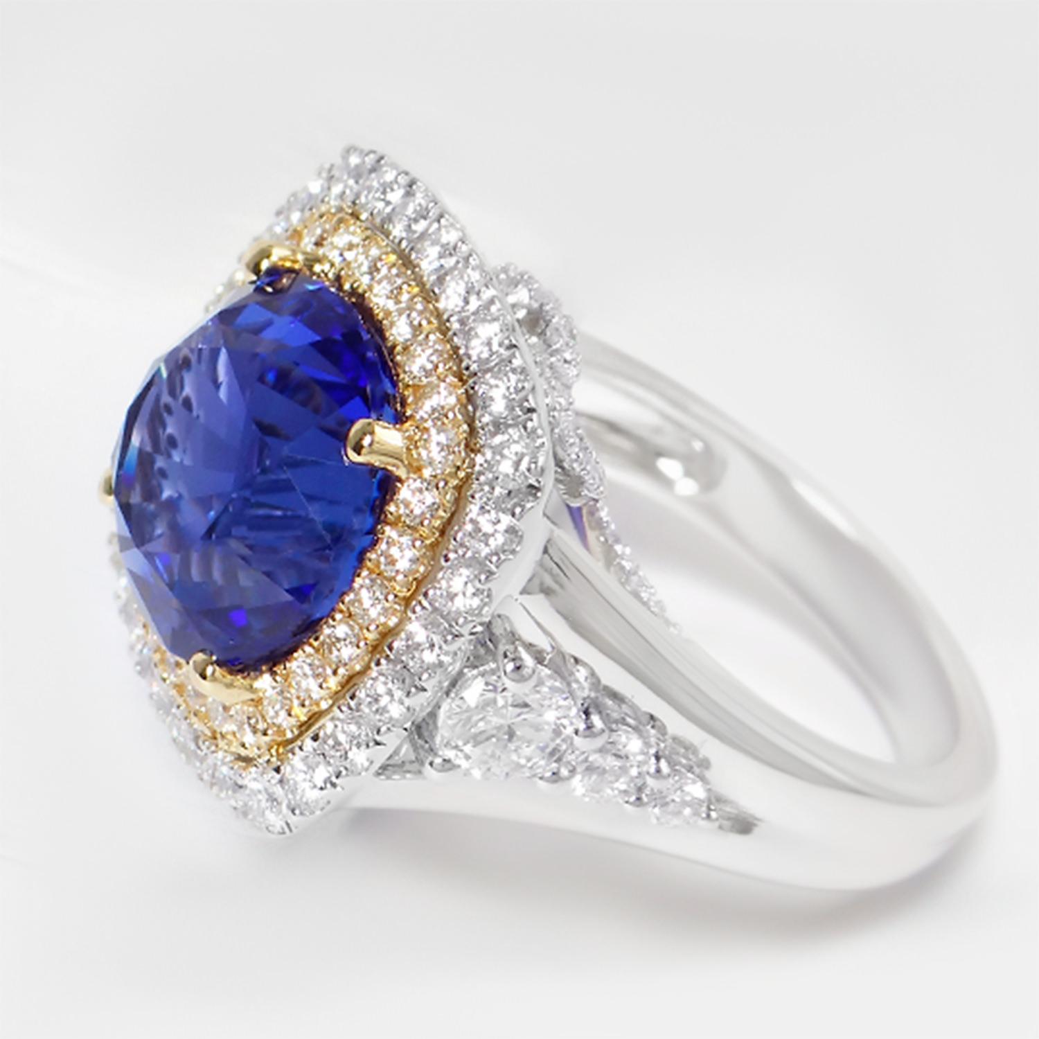 Contemporary Tanzanite Ring Diamonds 7.2 Carats Total 18K Gold For Sale