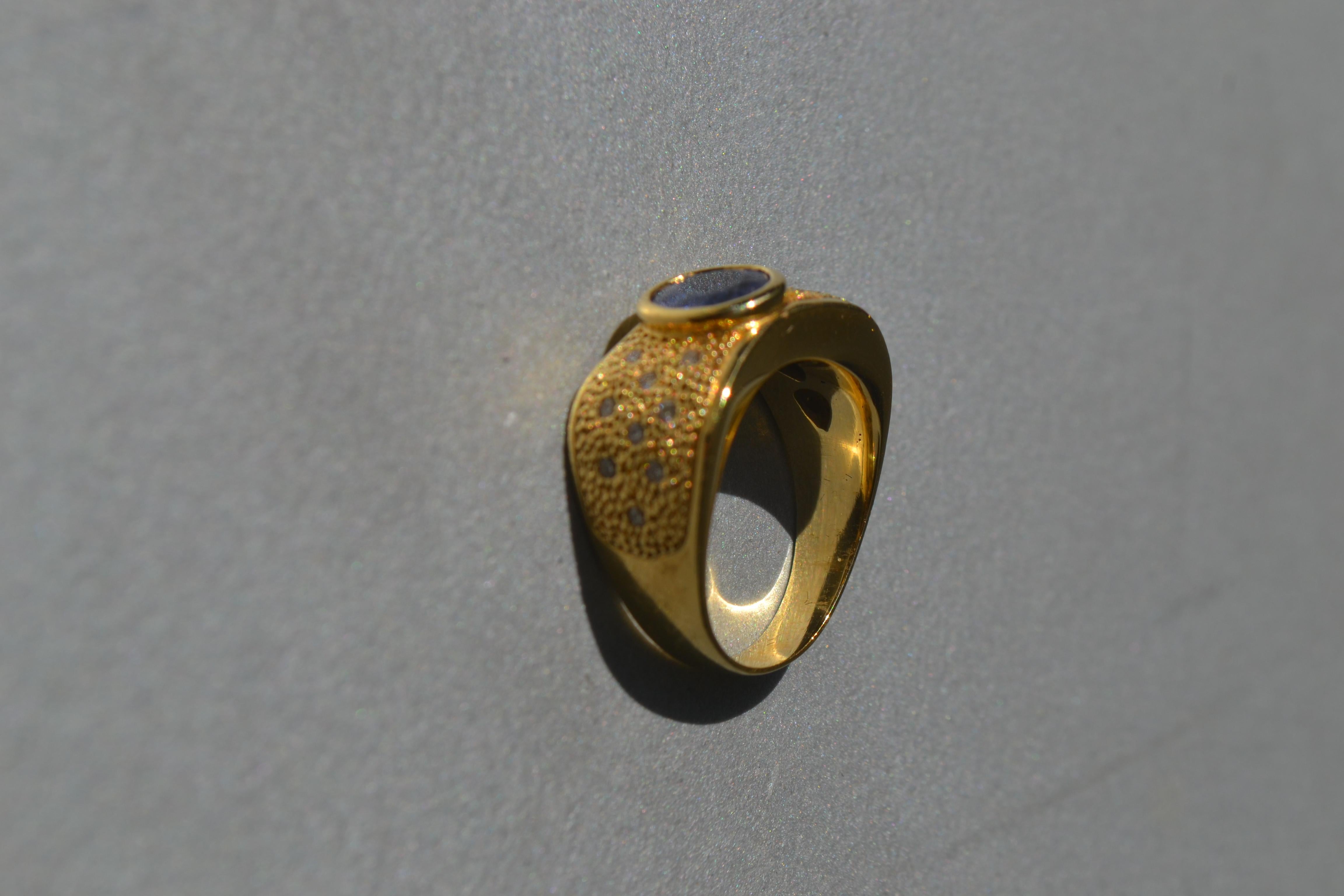 Im Angebot: Tansanit-Ring aus 18 Karat Gold mit Diamanten () 4