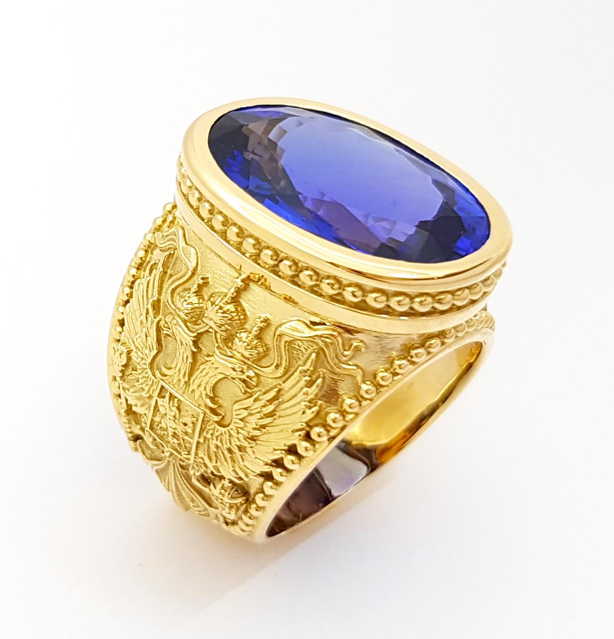 Tanzanite Ring set in 18K Gold Settings For Sale 9
