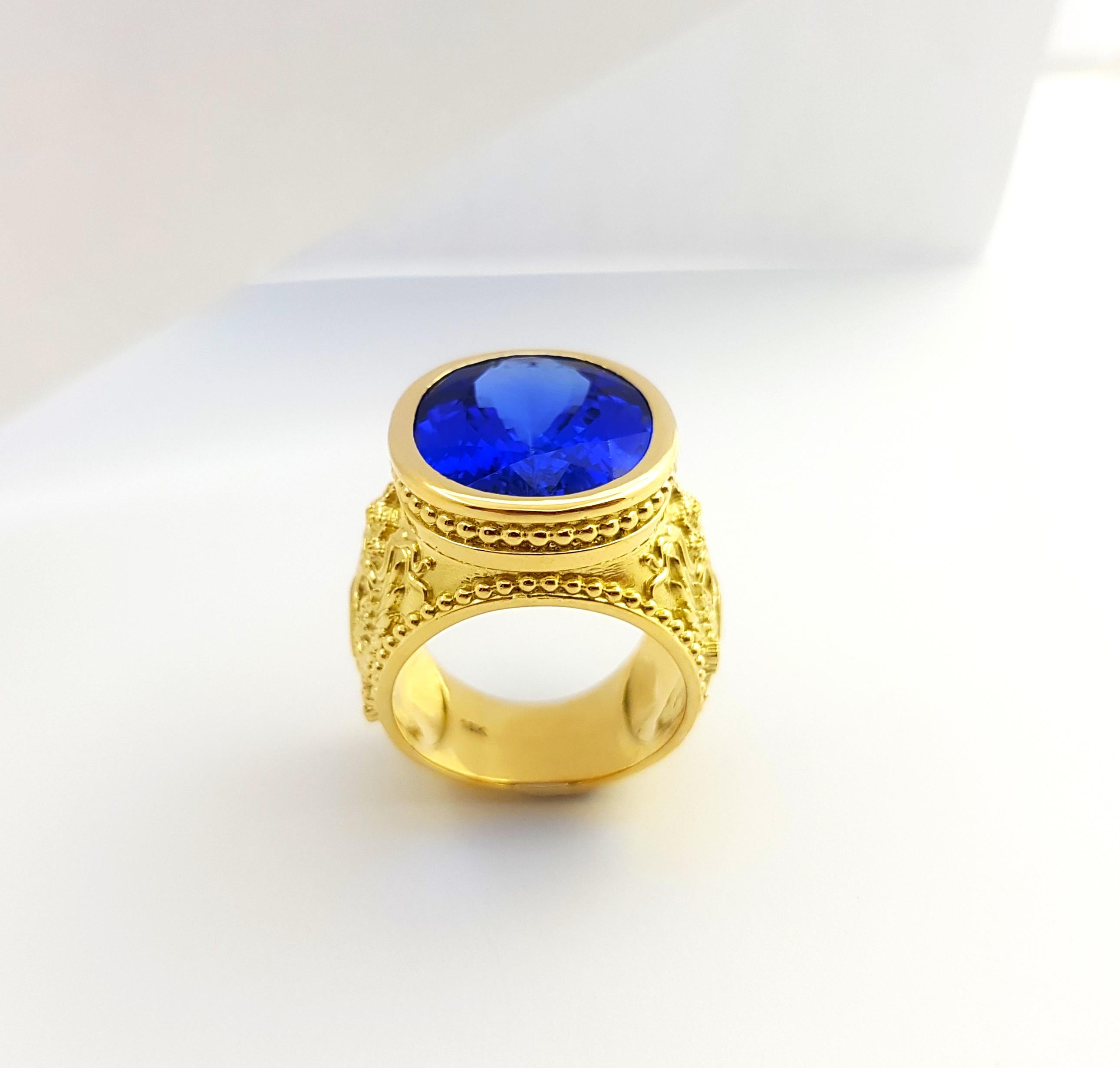 Tanzanite Ring set in 18K Gold Settings For Sale 3