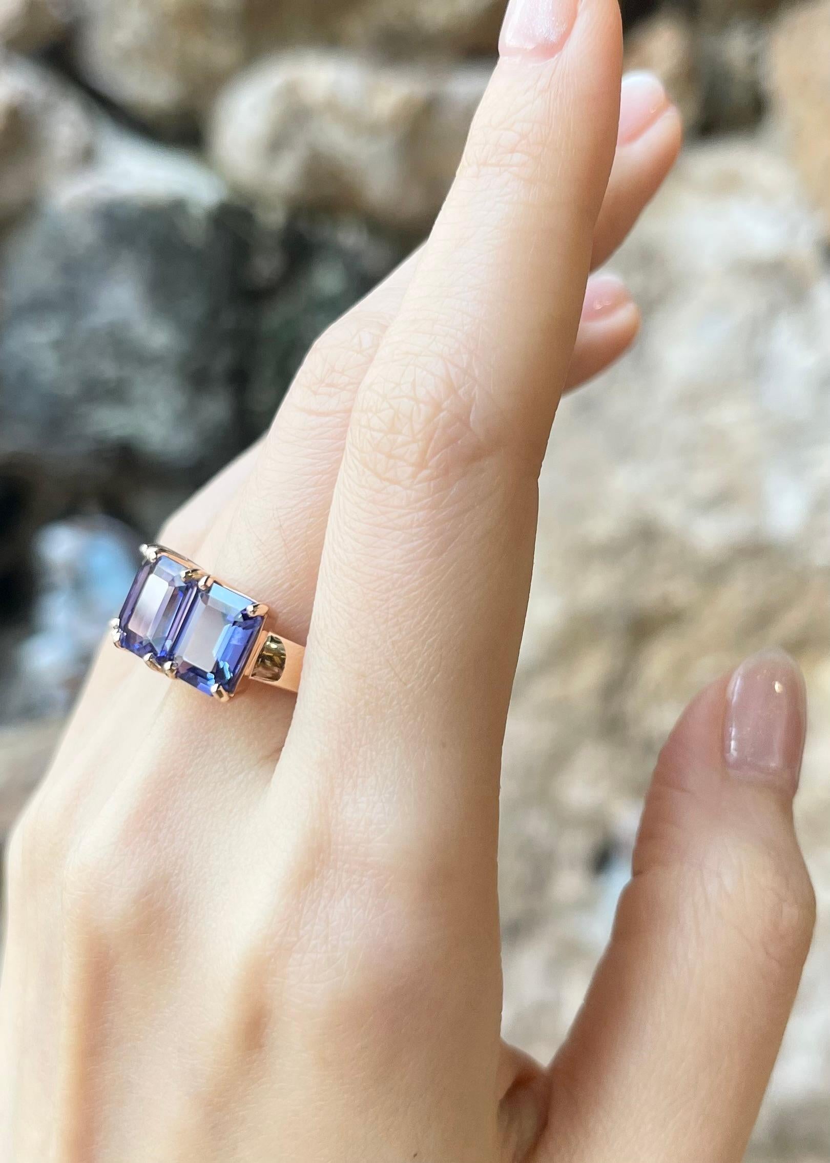 Tanzanite Ring set in 18K Rose Gold Settings In New Condition For Sale In Bangkok, TH