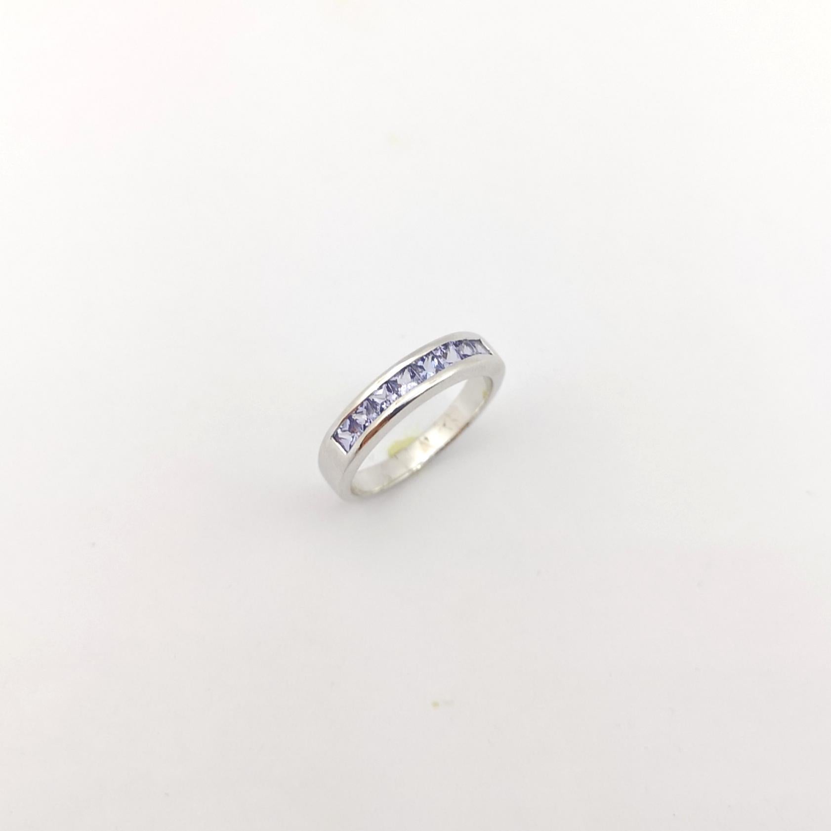 Tansanit-Ring in 18 Karat Weißgold gefasst in Fassungen im Angebot 7