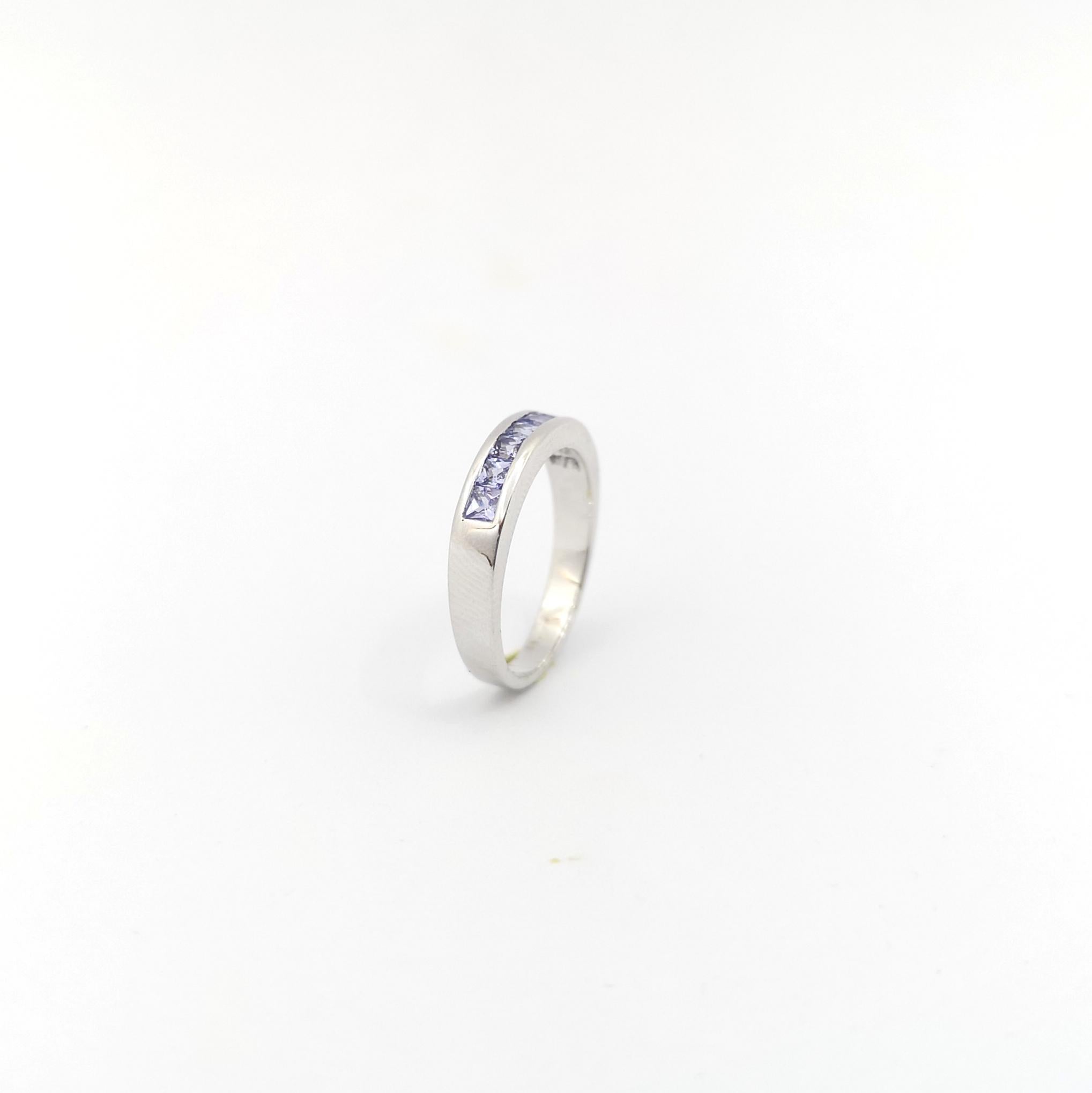 Tansanit-Ring in 18 Karat Weißgold gefasst in Fassungen im Angebot 8