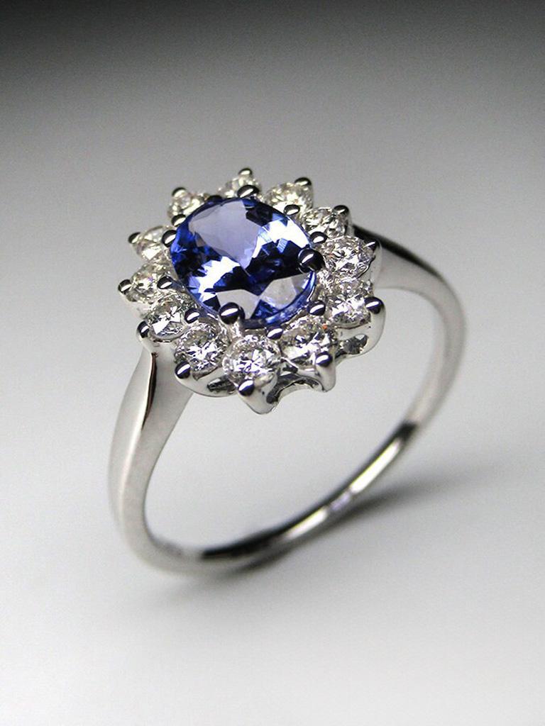 Tanzanite Ring White Gold Oval Cut Art Deco style Engagement ring For Sale 2