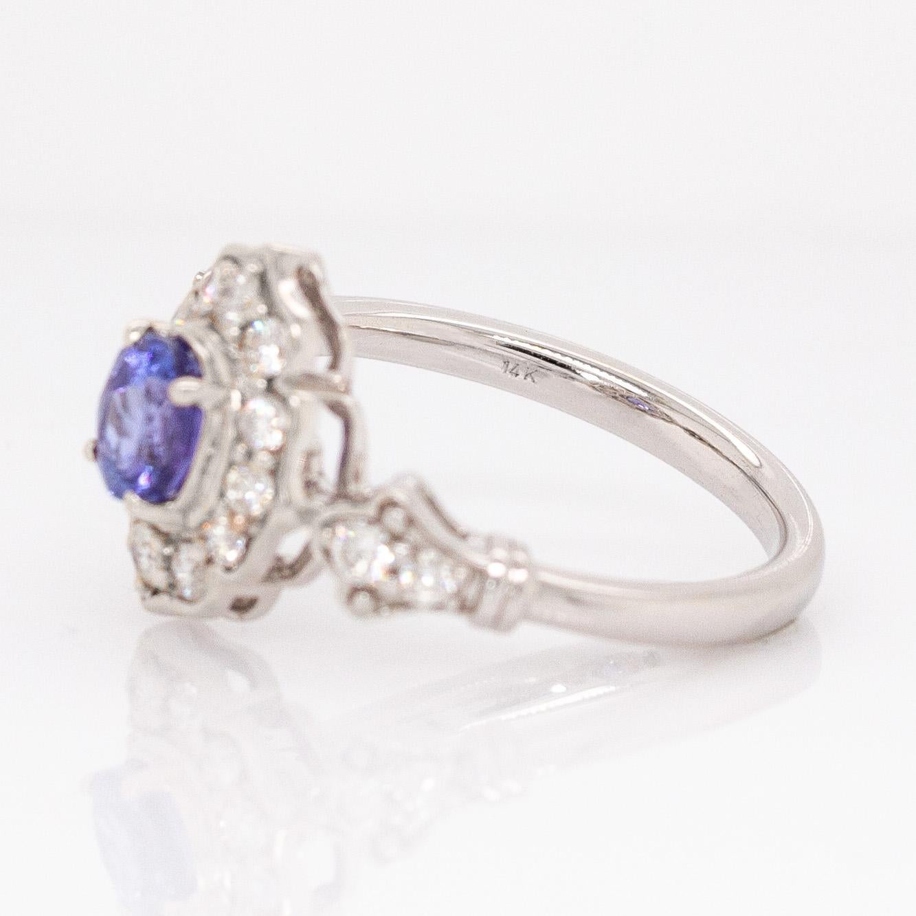 Anello con tanzanite e diamanti estratti dalla terra: oro bianco massiccio 14k, rotondo 5mm in vendita 1