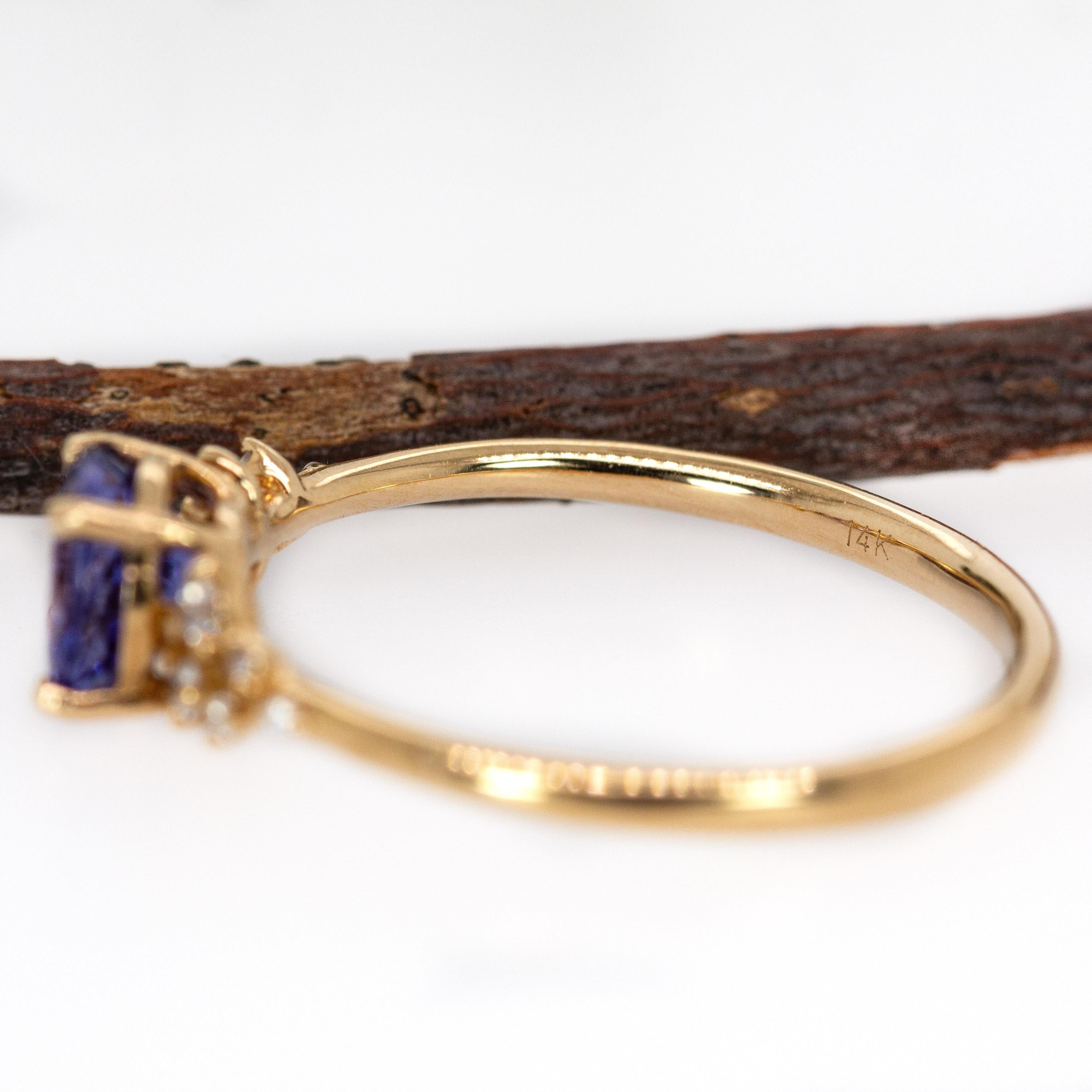 Tanzanite Ring with Natural Diamonds in 14K Solid Gold  Round 5.6mm For Sale 1