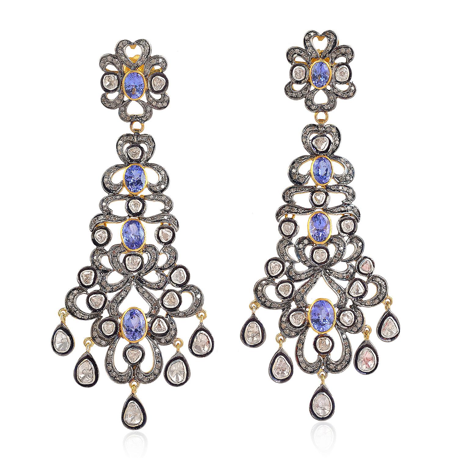 Taille ronde Boucles d'oreilles chandelier en or et argent avec tanzanite et diamants taille rose en vente