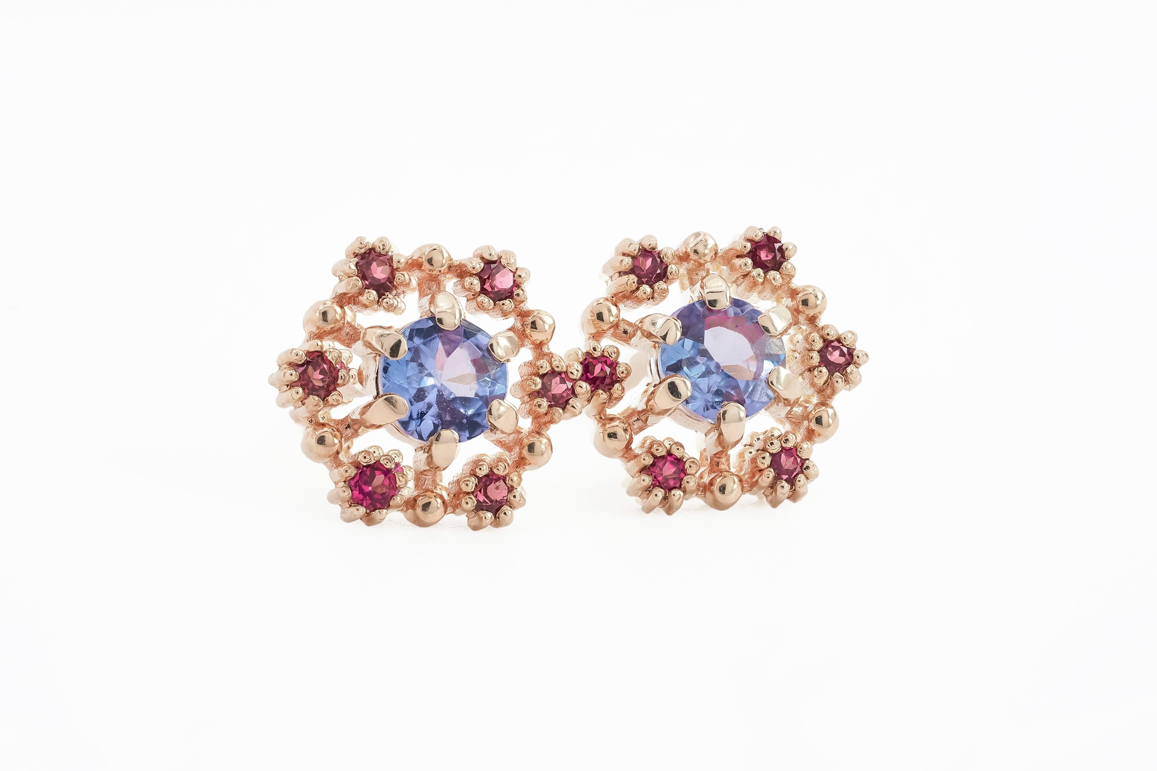 Boucles d'oreilles Tanzanite, rubis 14k, clous d'oreilles Neuf - En vente à Istanbul, TR