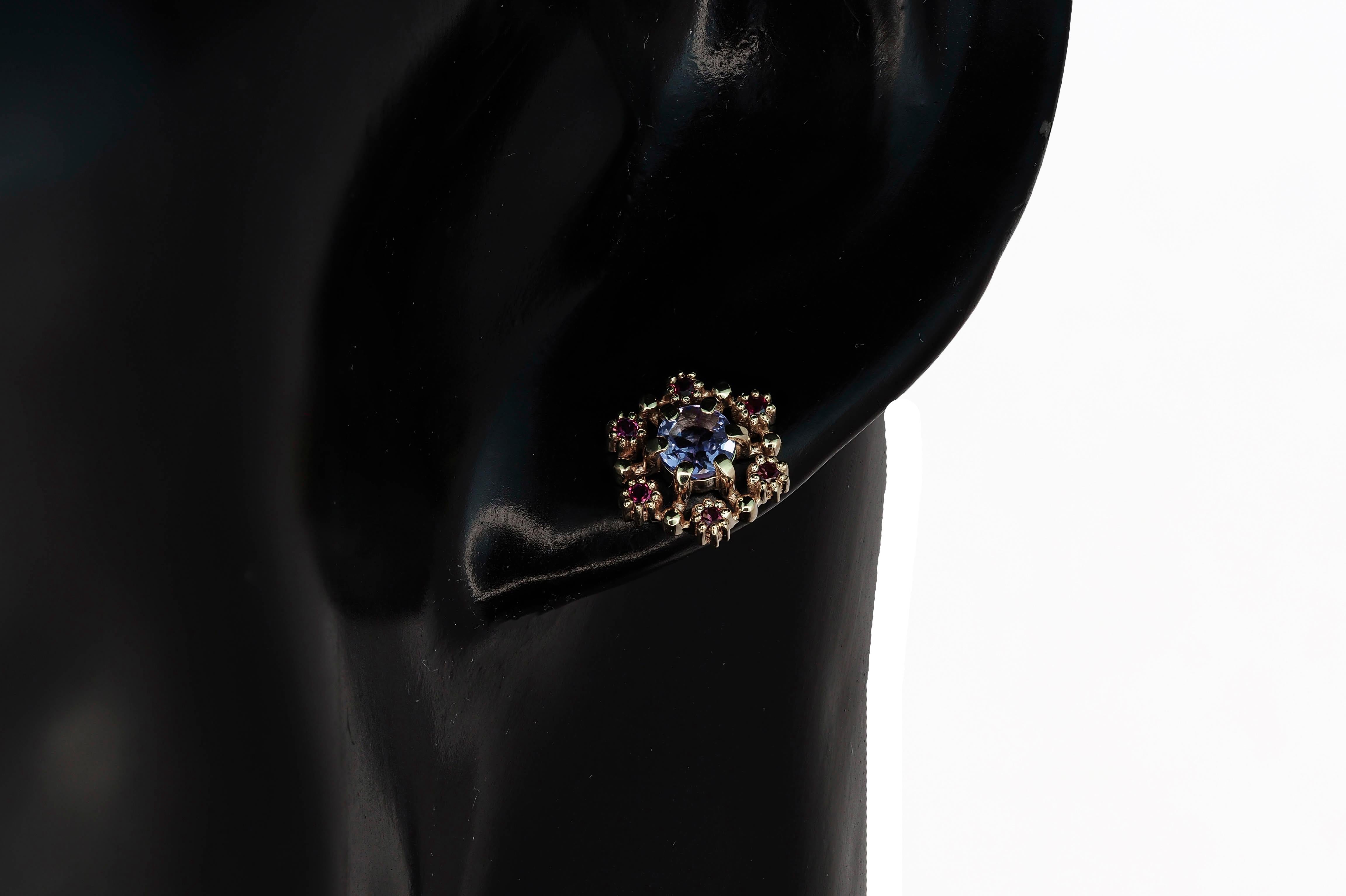 Boucles d'oreilles Tanzanite, rubis 14k, clous d'oreilles en vente 2